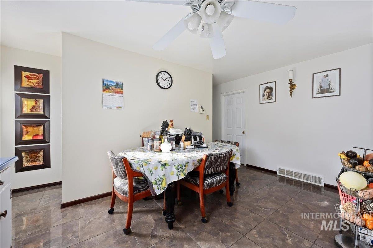 958 Bracken Street, Twin Falls, Idaho 83301, 4 Bedrooms, 2 Bathrooms, Residential For Sale, Price $335,000, 98965996