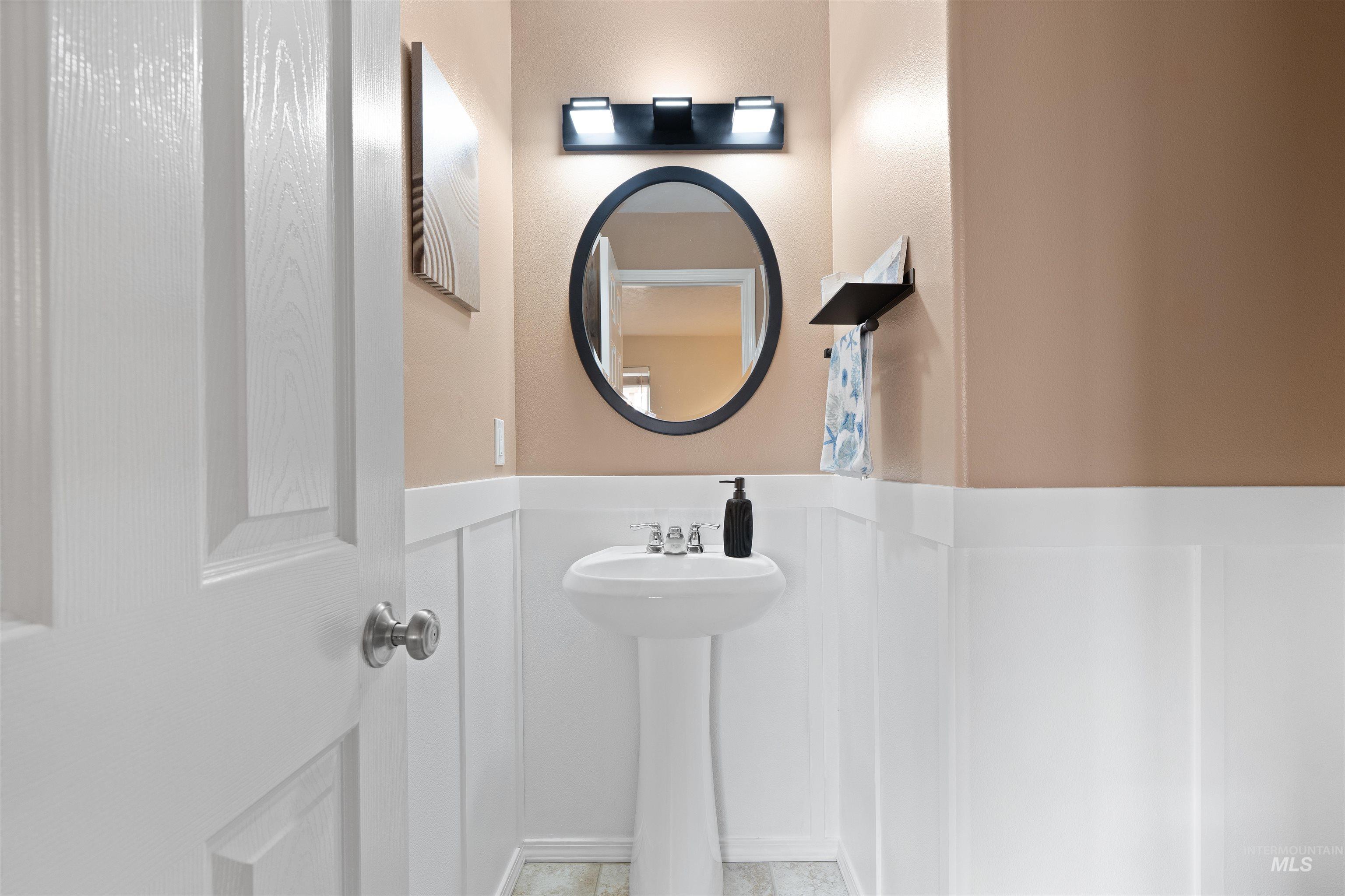 2657 N Matterdale Ave, Kuna, Idaho 83634-5104, 4 Bedrooms, 2.5 Bathrooms, Residential For Sale, Price $454,000, 98966008