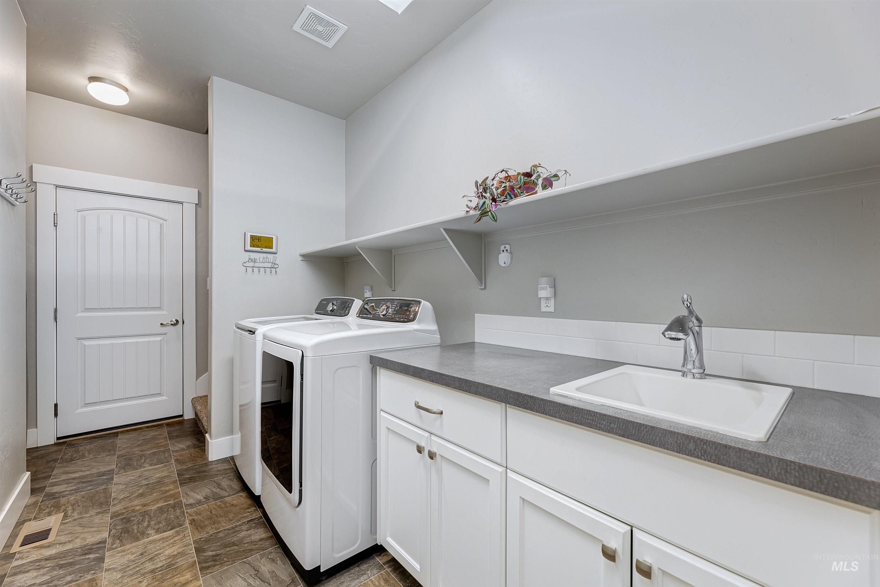 5286 W Torana Dr., Meridian, Idaho 83646, 3 Bedrooms, 2 Bathrooms, Residential For Sale, Price $699,000, 98966009