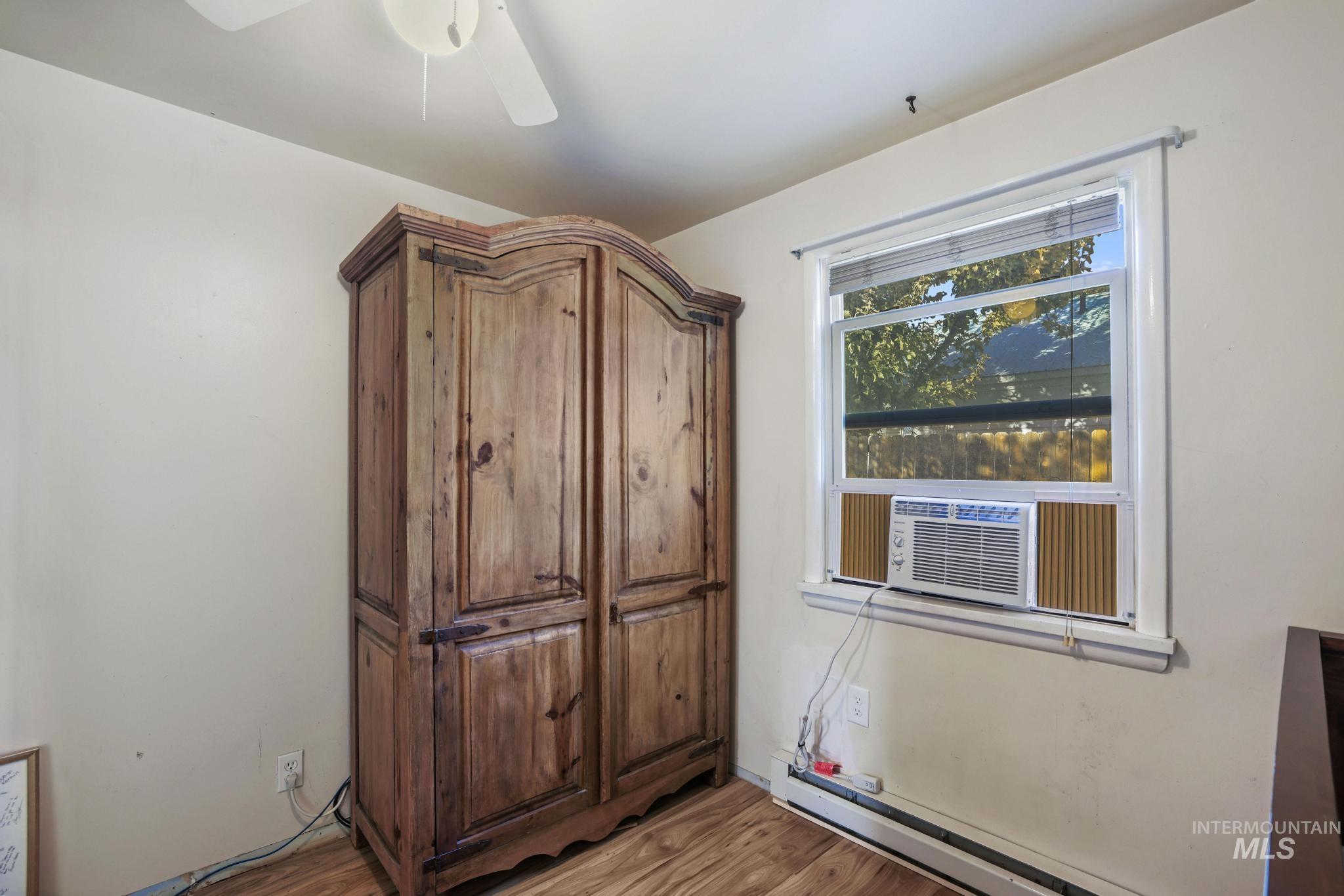 809 Idaho Ave., Filer, Idaho 83328, 2 Bedrooms, 1 Bathroom, Residential For Sale, Price $239,000, 98966011