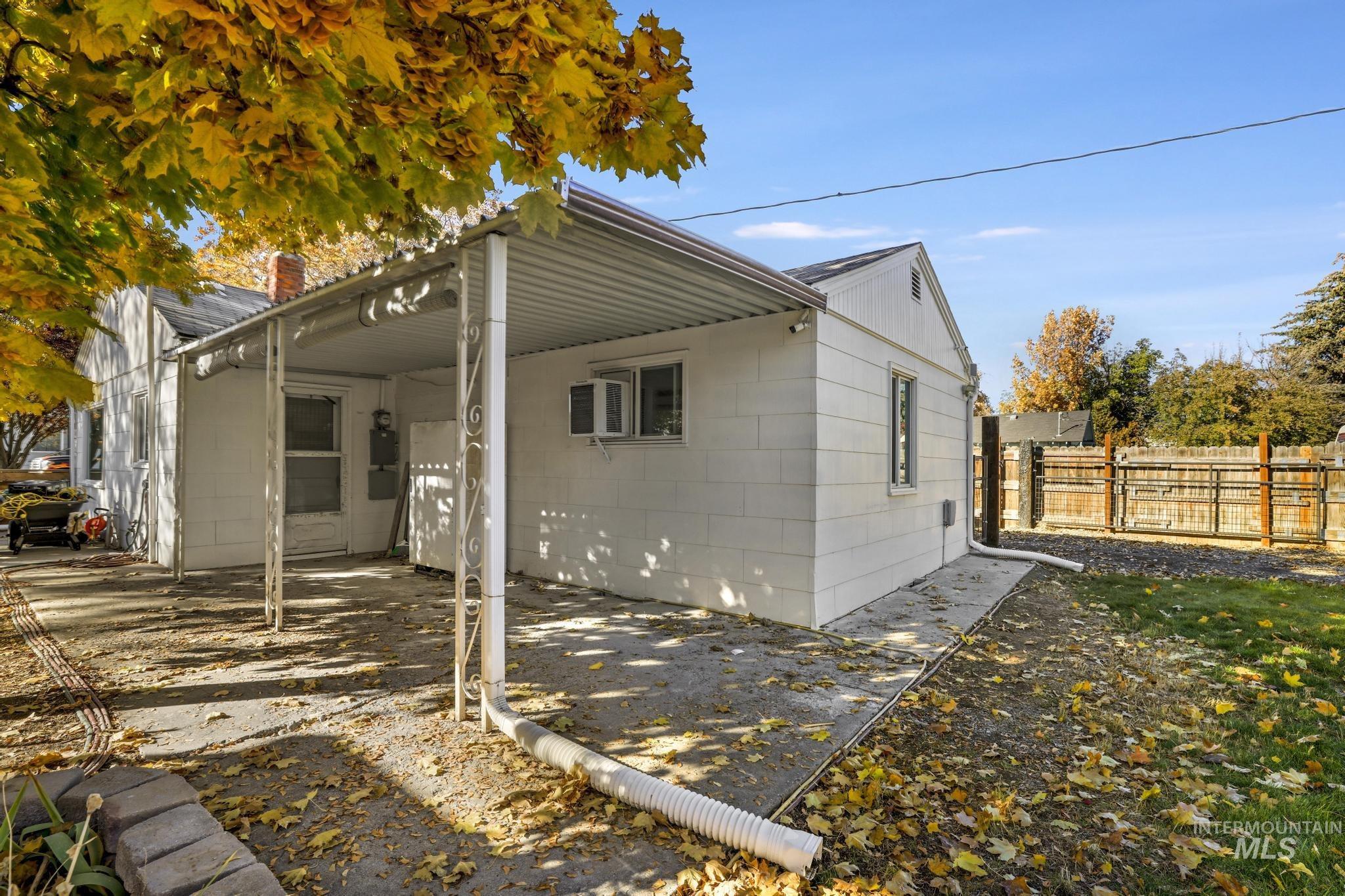 809 Idaho Ave., Filer, Idaho 83328, 2 Bedrooms, 1 Bathroom, Residential For Sale, Price $239,000, 98966011