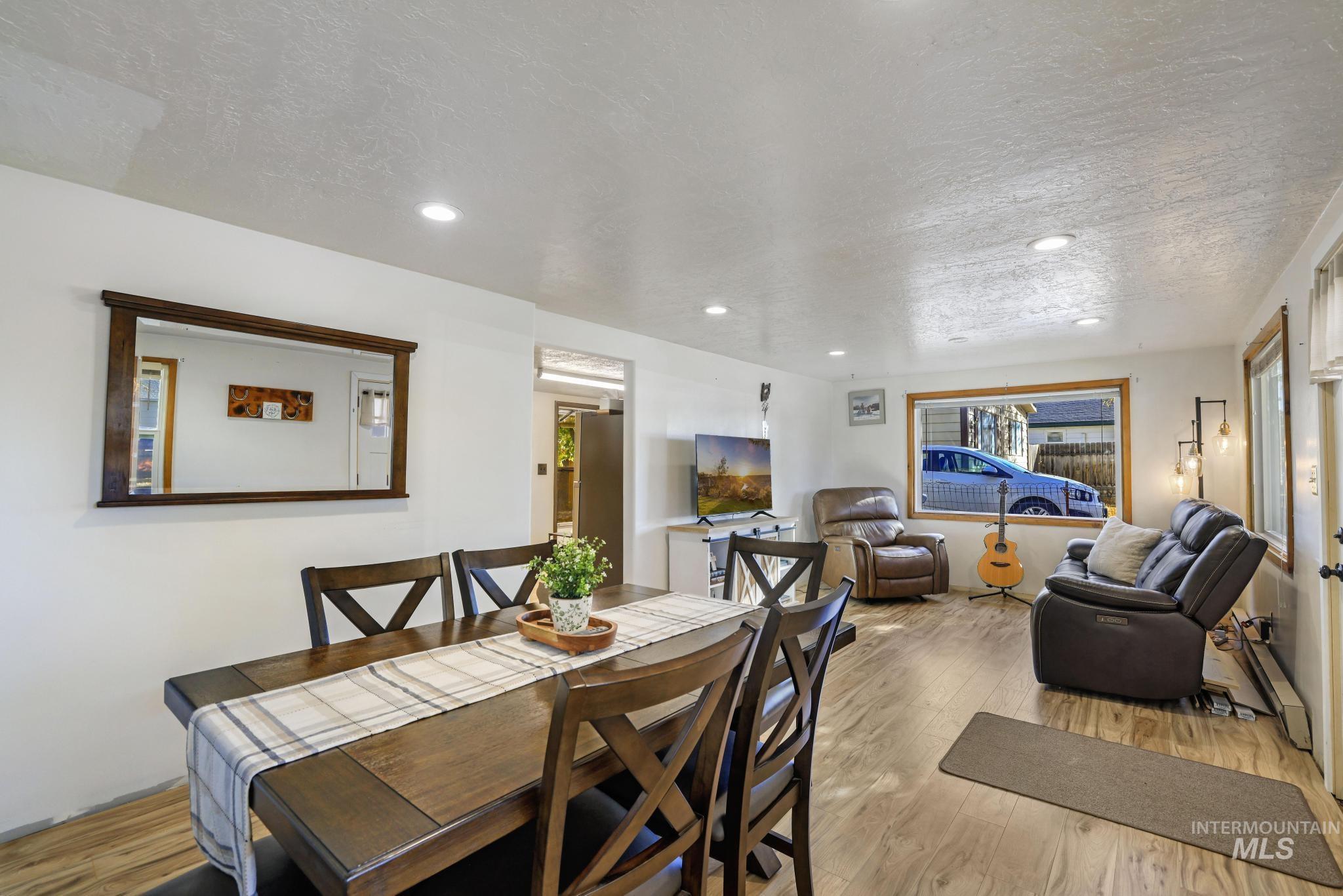 809 Idaho Ave., Filer, Idaho 83328, 2 Bedrooms, 1 Bathroom, Residential For Sale, Price $239,000, 98966011