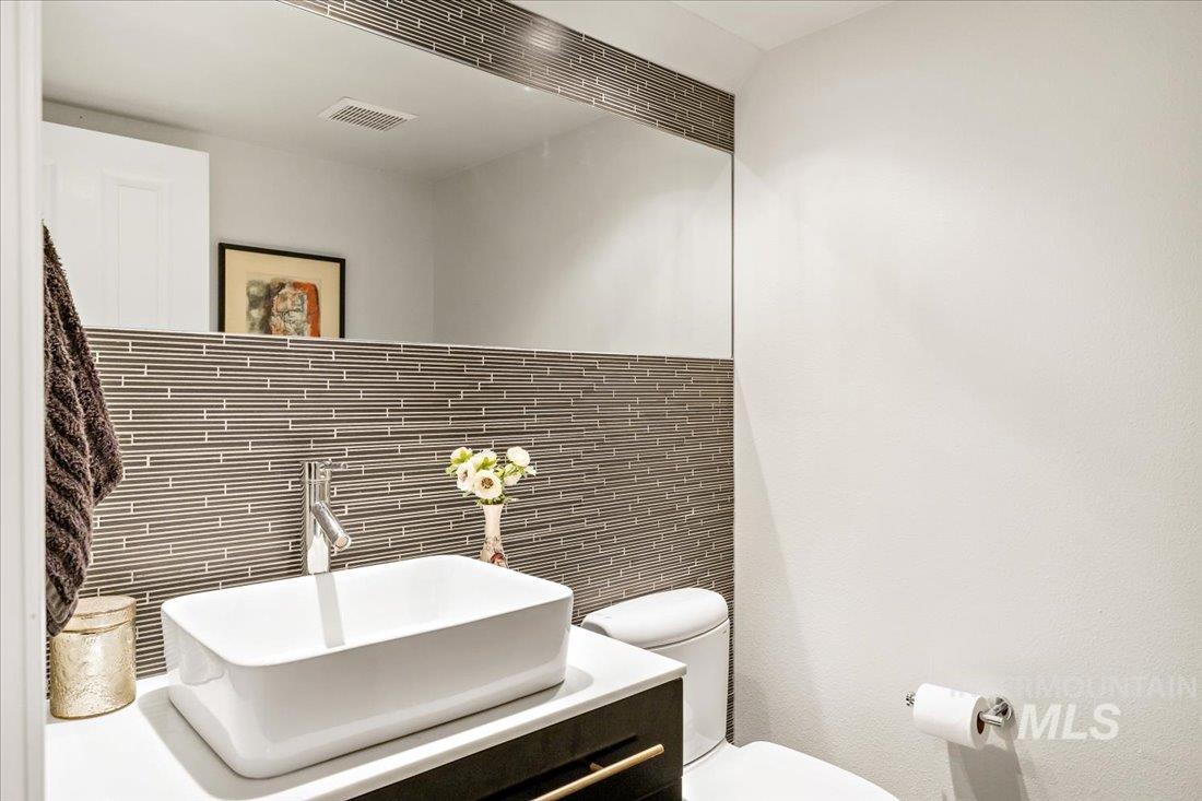 834 E Riverpark Lane, Boise, Idaho 83706, 2 Bedrooms, 3 Bathrooms, Residential For Sale, Price $600,000, 98966016