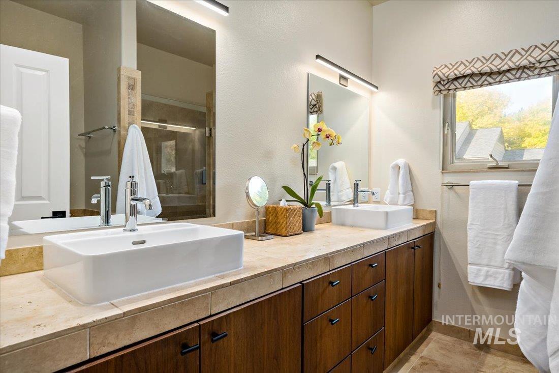 834 E Riverpark Lane, Boise, Idaho 83706, 2 Bedrooms, 3 Bathrooms, Residential For Sale, Price $600,000, 98966016