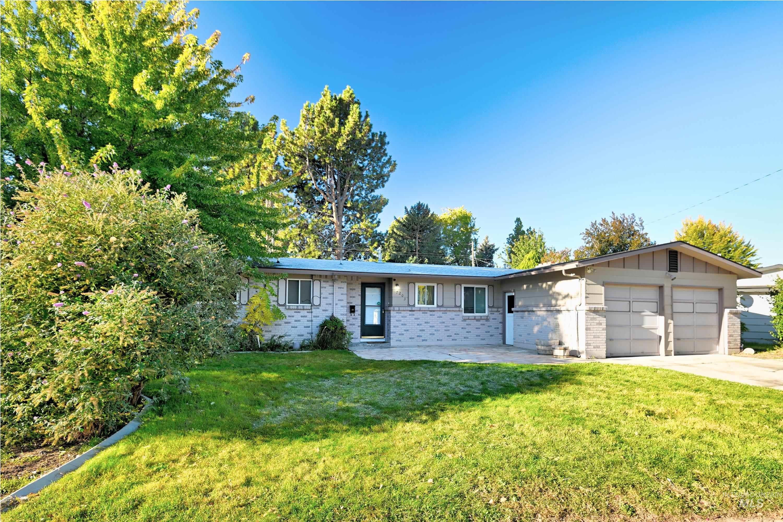 7203 W San Fernando Drive, Boise, Idaho 83704, 3 Bedrooms, 2 Bathrooms, Residential For Sale, Price $419,000, 98966017