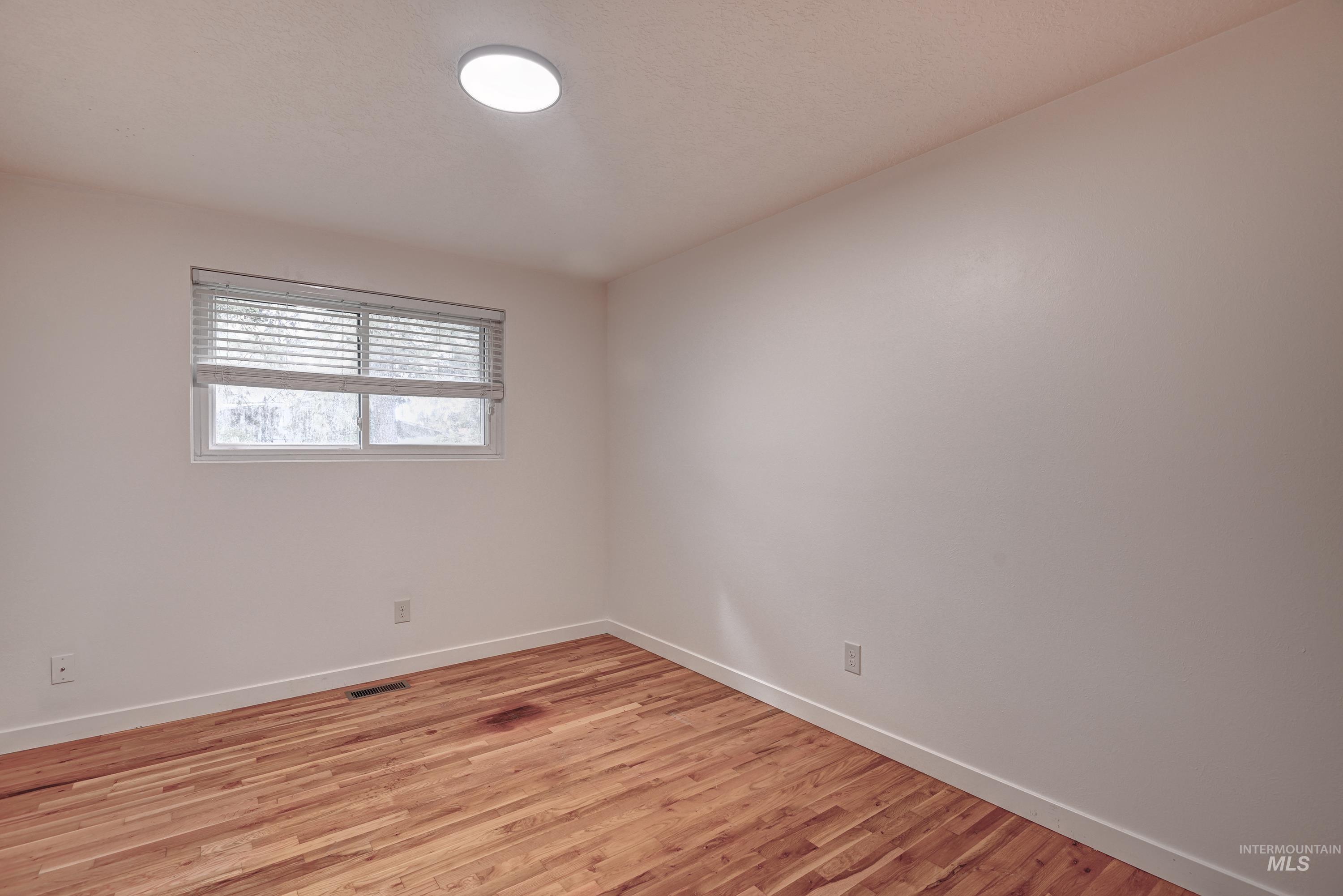 7203 W San Fernando Drive, Boise, Idaho 83704, 3 Bedrooms, 2 Bathrooms, Residential For Sale, Price $419,000, 98966017