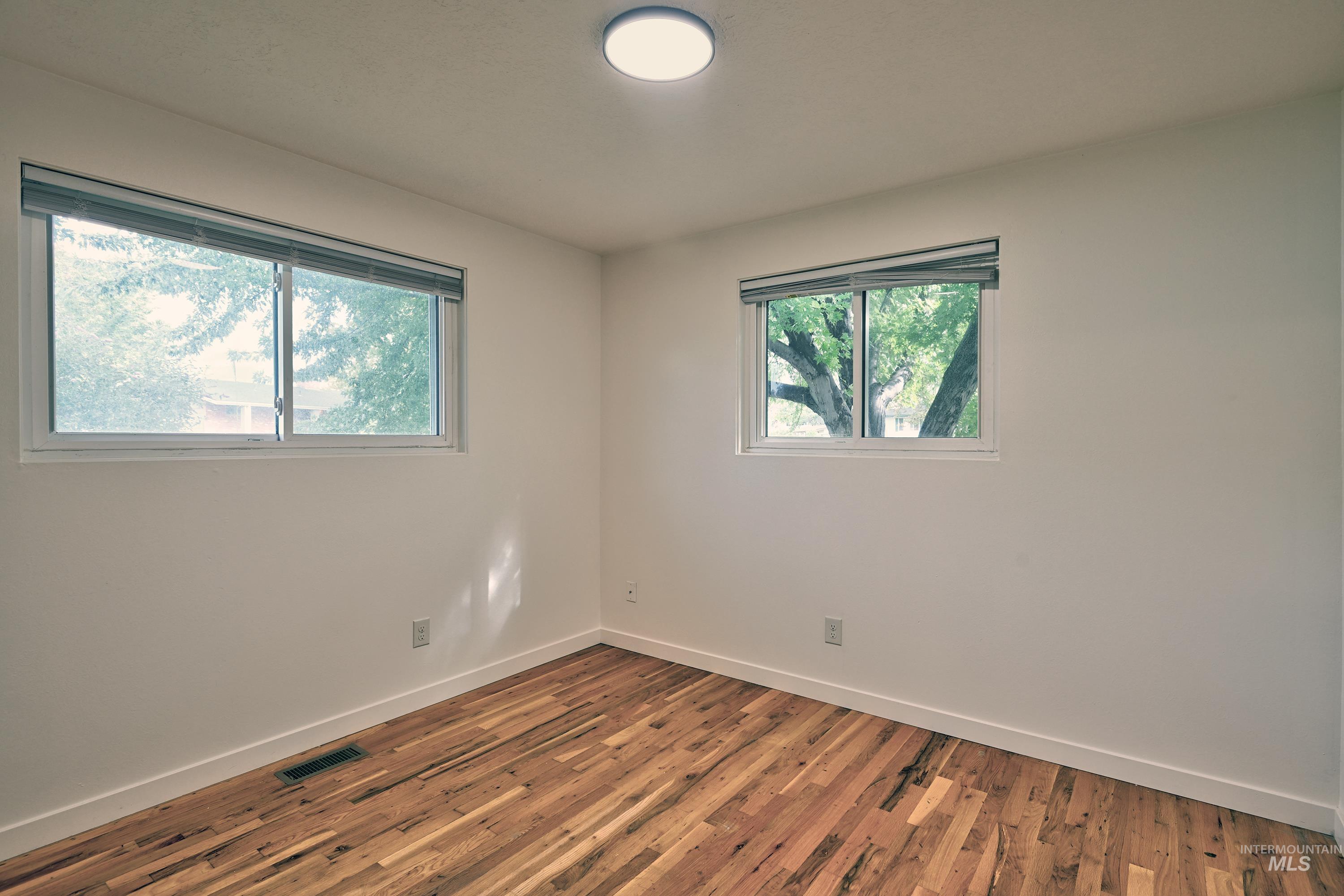 7203 W San Fernando Drive, Boise, Idaho 83704, 3 Bedrooms, 2 Bathrooms, Residential For Sale, Price $419,000, 98966017