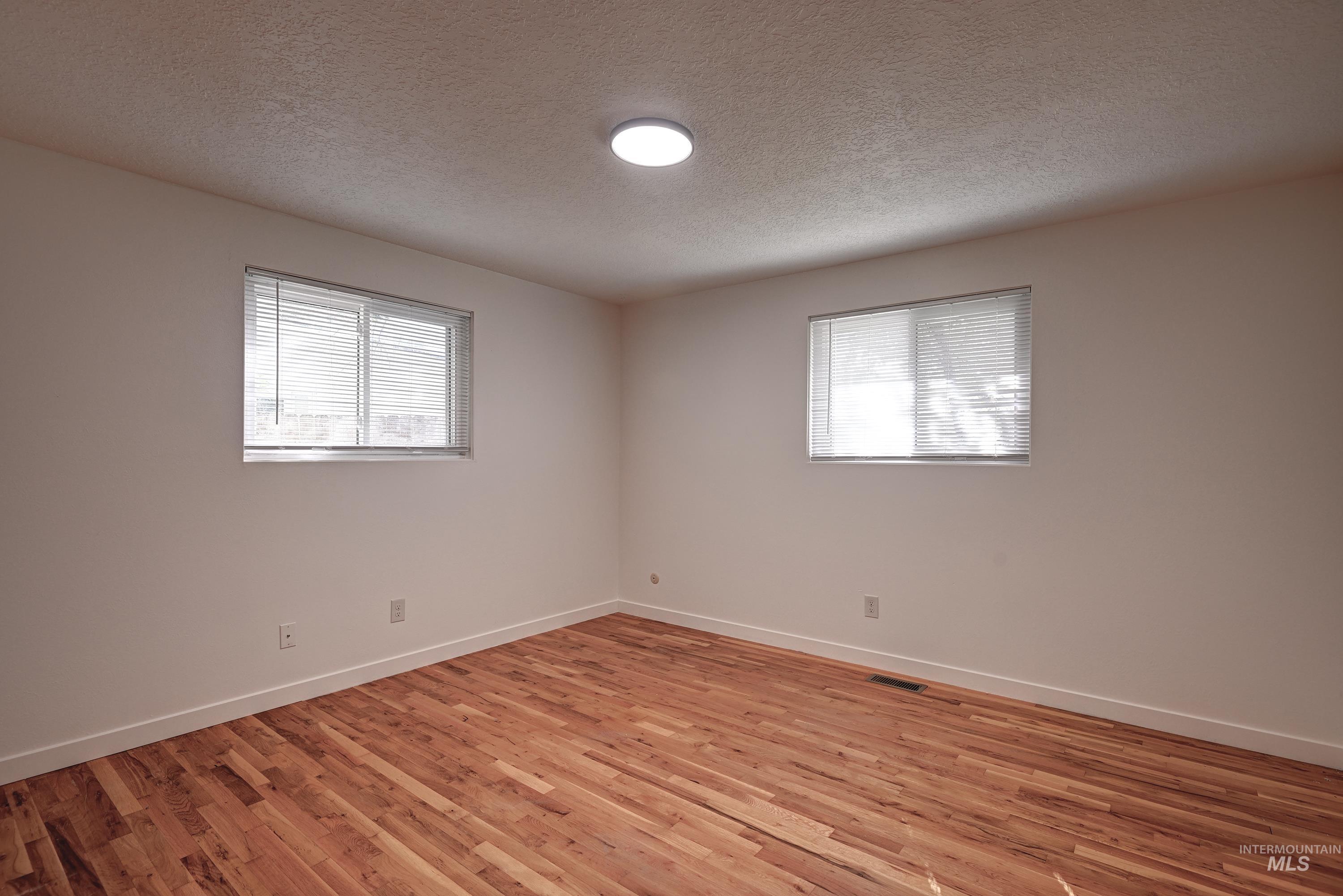 7203 W San Fernando Drive, Boise, Idaho 83704, 3 Bedrooms, 2 Bathrooms, Residential For Sale, Price $419,000, 98966017