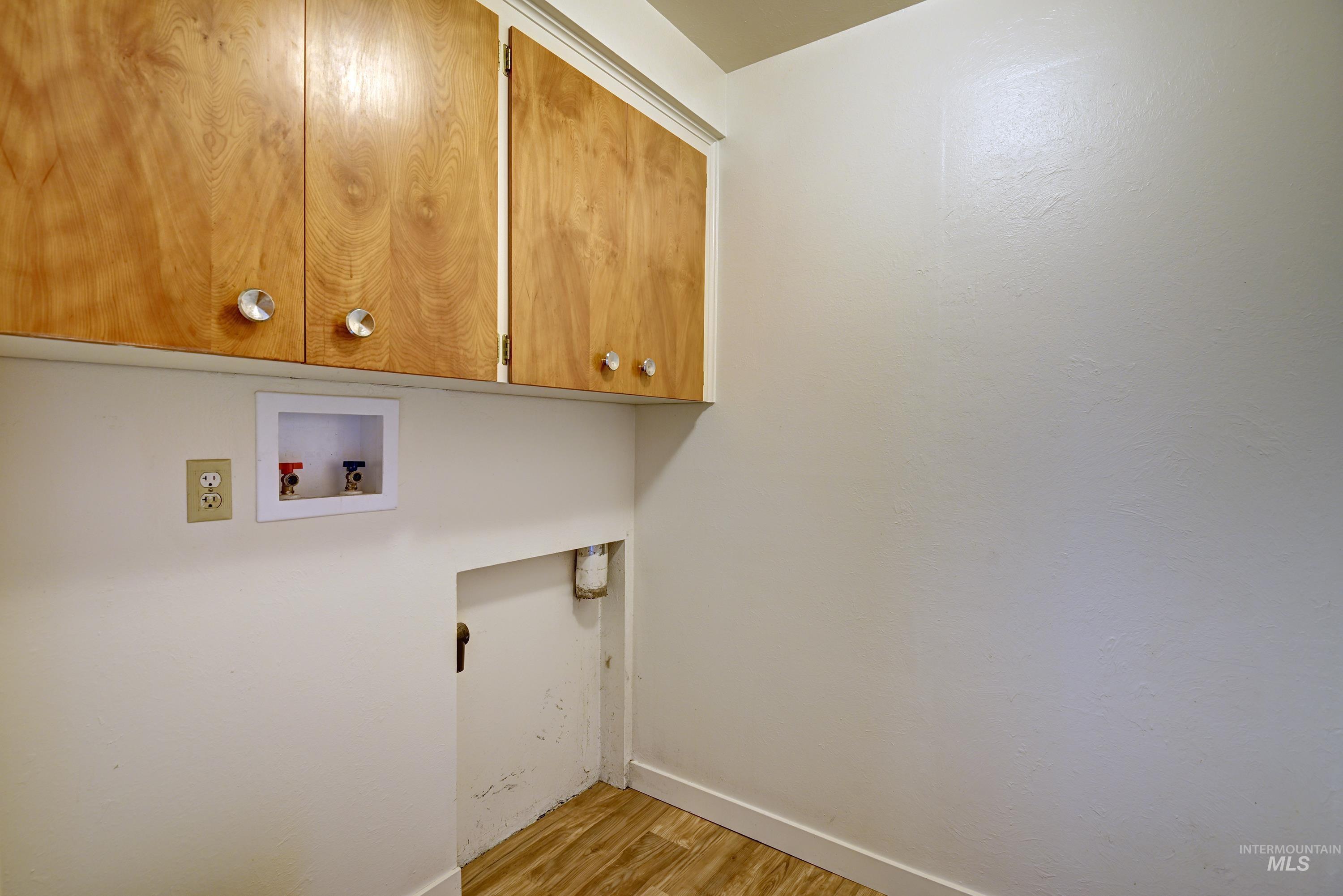 7203 W San Fernando Drive, Boise, Idaho 83704, 3 Bedrooms, 2 Bathrooms, Residential For Sale, Price $419,000, 98966017