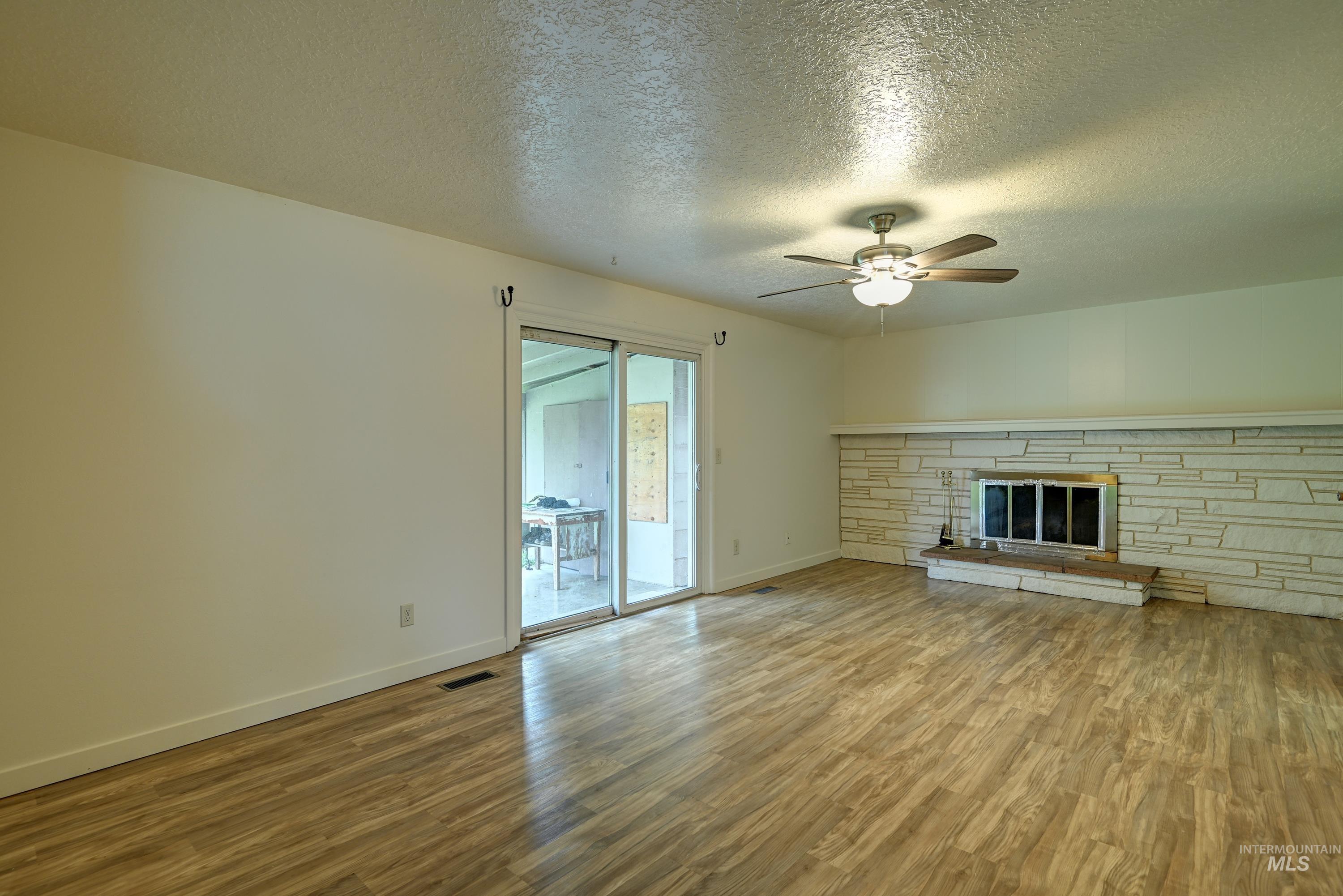 7203 W San Fernando Drive, Boise, Idaho 83704, 3 Bedrooms, 2 Bathrooms, Residential For Sale, Price $419,000, 98966017