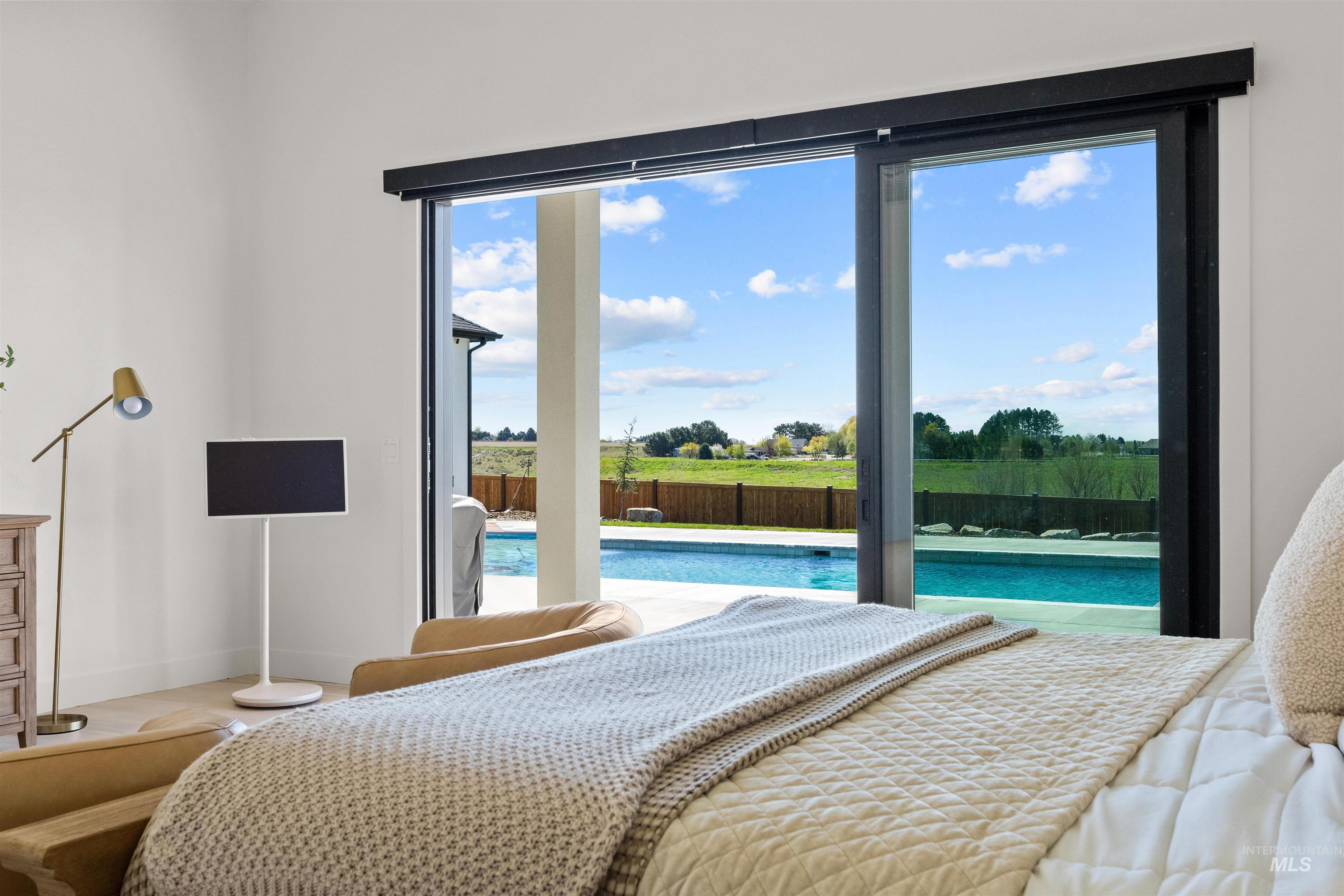 Bedroom with access to outside