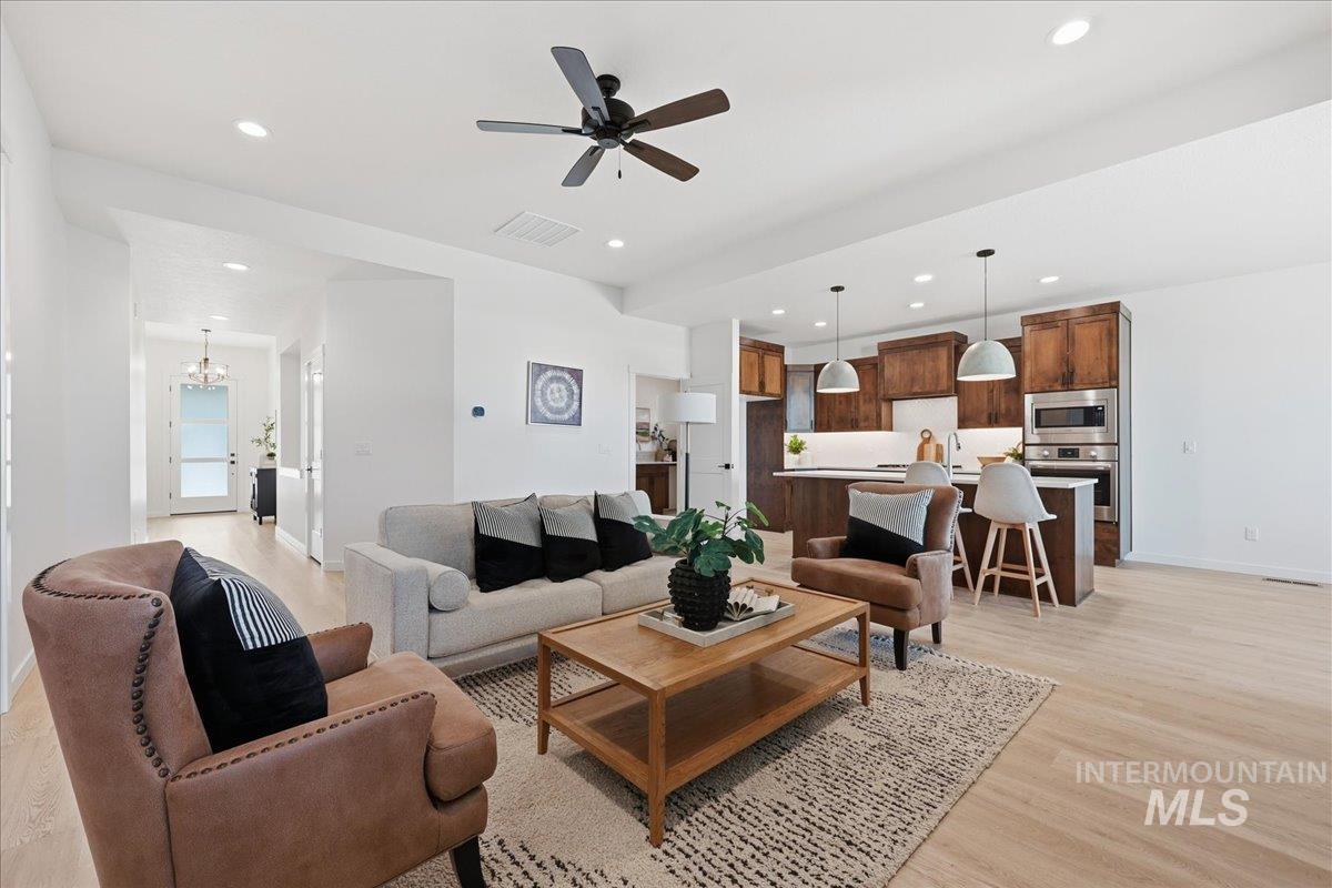 1748 Kayak Rd, Emmett, Idaho 83617, 3 Bedrooms, 2 Bathrooms, Residential For Sale, Price $489,900, 98966022