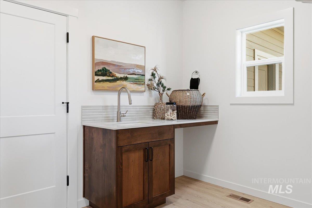 1748 Kayak Rd, Emmett, Idaho 83617, 3 Bedrooms, 2 Bathrooms, Residential For Sale, Price $489,900, 98966022