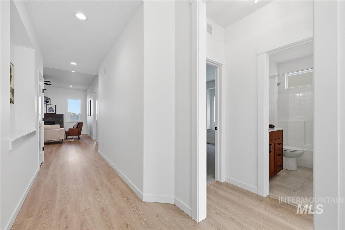 1748 Kayak Rd, Emmett, Idaho 83617, 3 Bedrooms, 2 Bathrooms, Residential For Sale, Price $489,900, 98966022