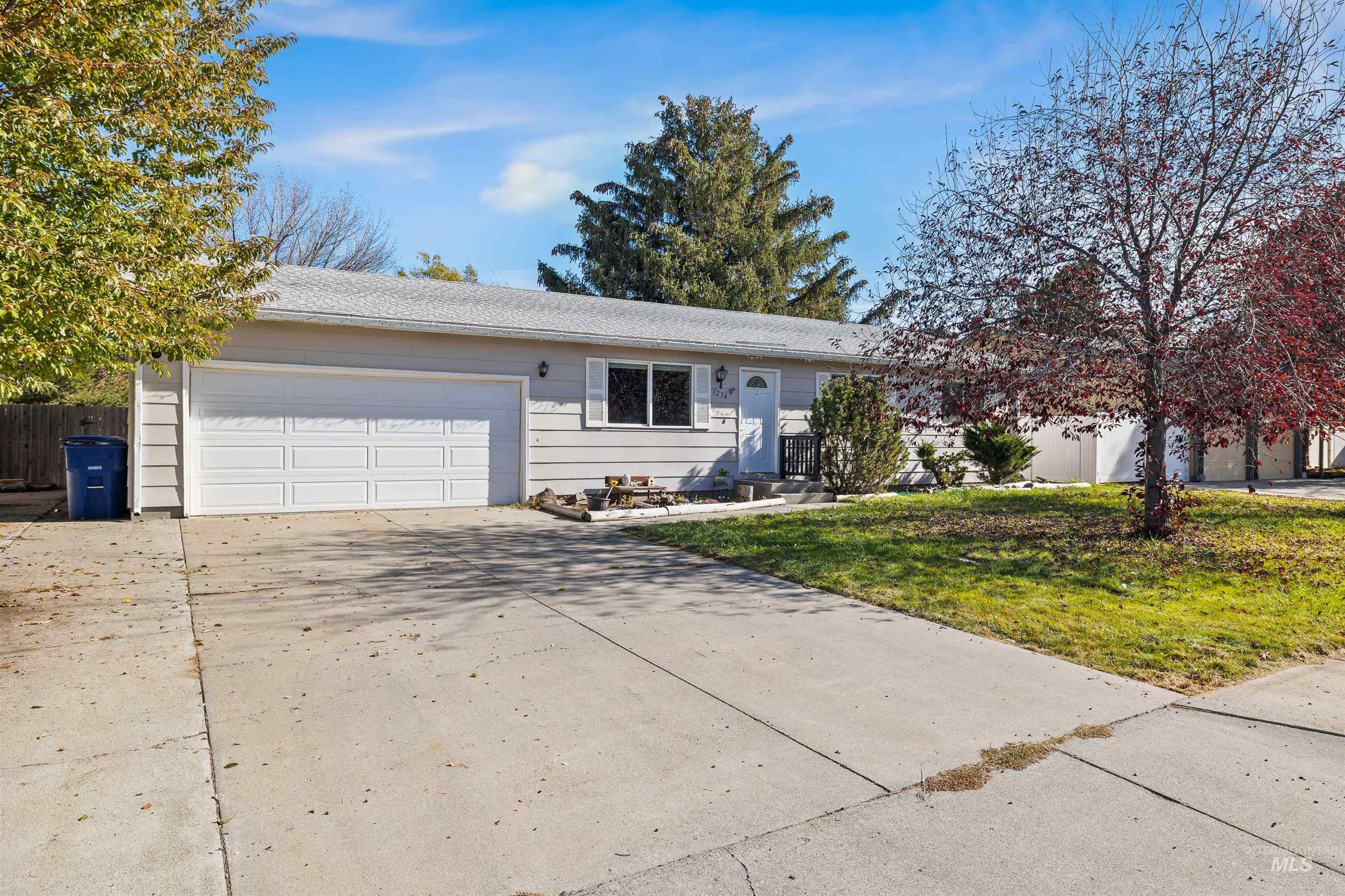 1234 Parkview Dr., Twin Falls, Idaho 83301, 3 Bedrooms, 1 Bathroom, Residential For Sale, Price $305,000, 98966023