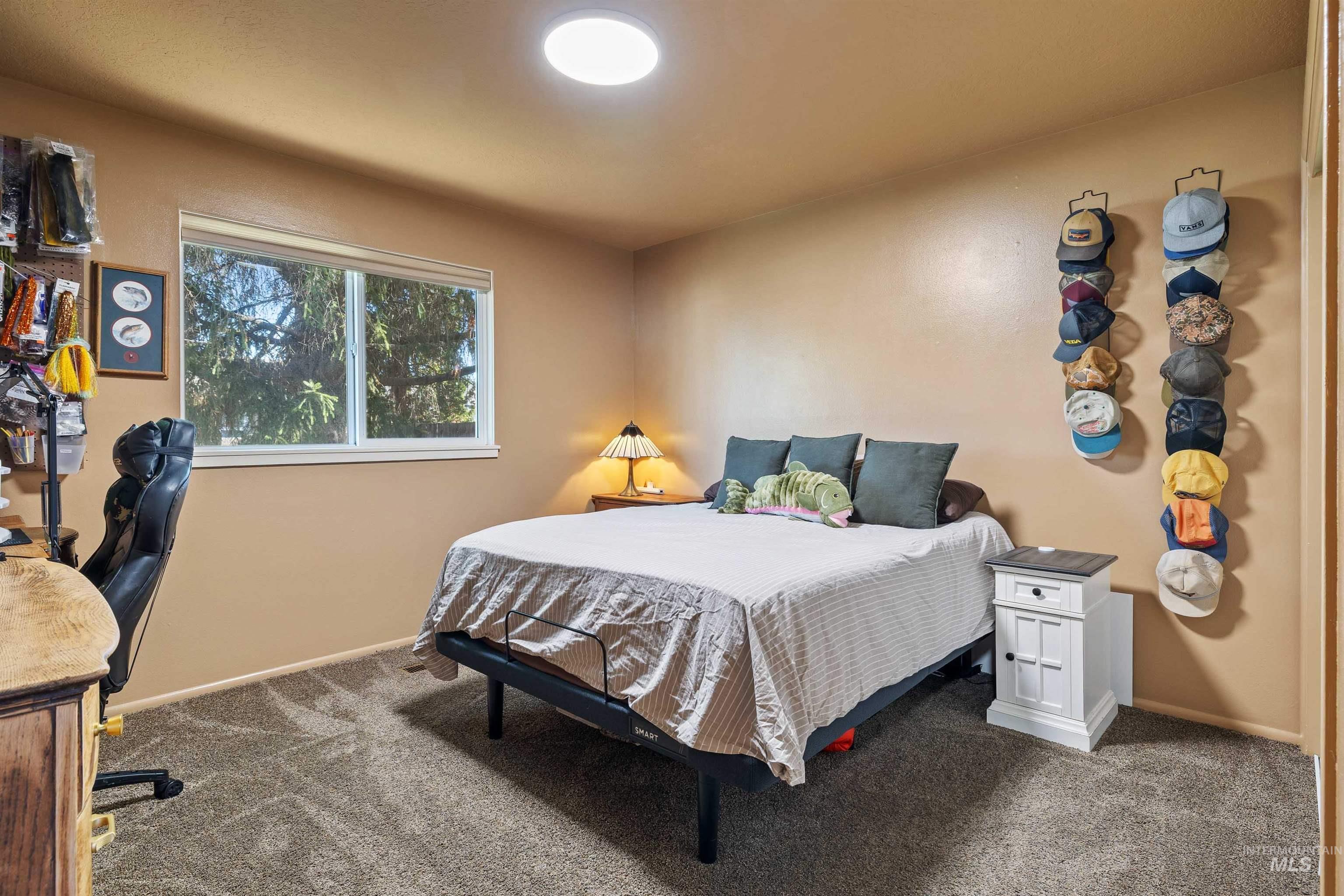 1234 Parkview Dr., Twin Falls, Idaho 83301, 3 Bedrooms, 1 Bathroom, Residential For Sale, Price $305,000, 98966023