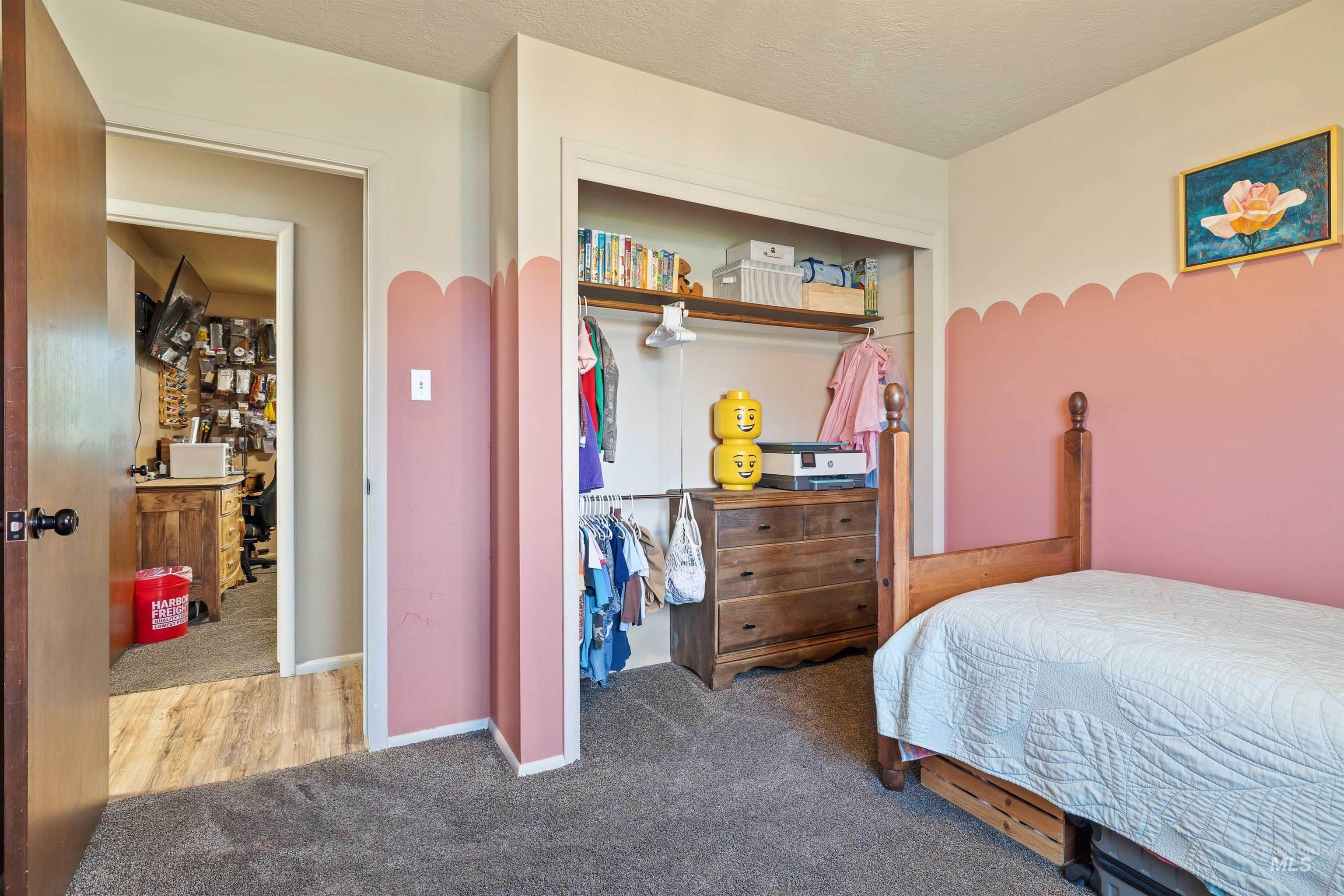 1234 Parkview Dr., Twin Falls, Idaho 83301, 3 Bedrooms, 1 Bathroom, Residential For Sale, Price $305,000, 98966023