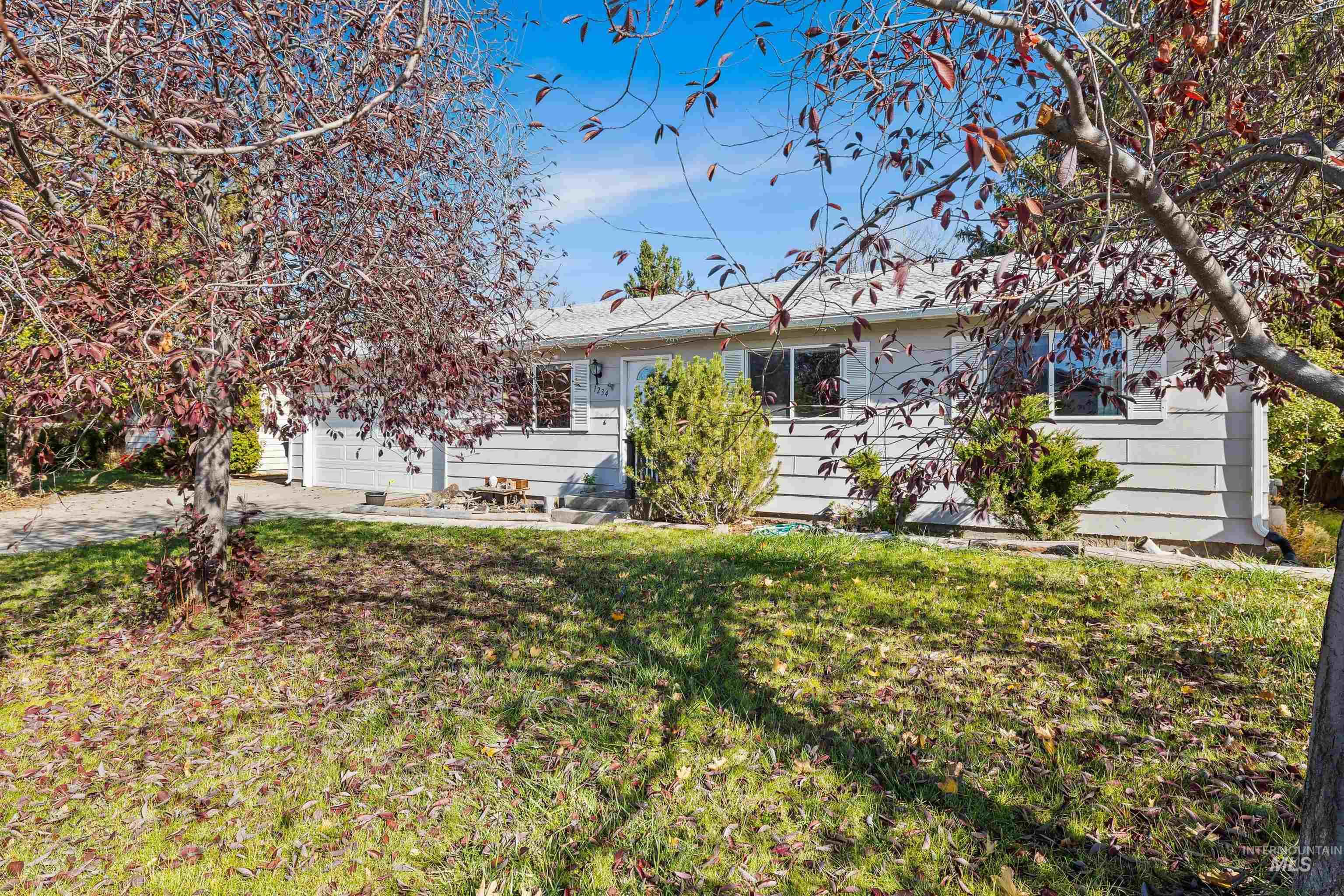 1234 Parkview Dr., Twin Falls, Idaho 83301, 3 Bedrooms, 1 Bathroom, Residential For Sale, Price $305,000, 98966023