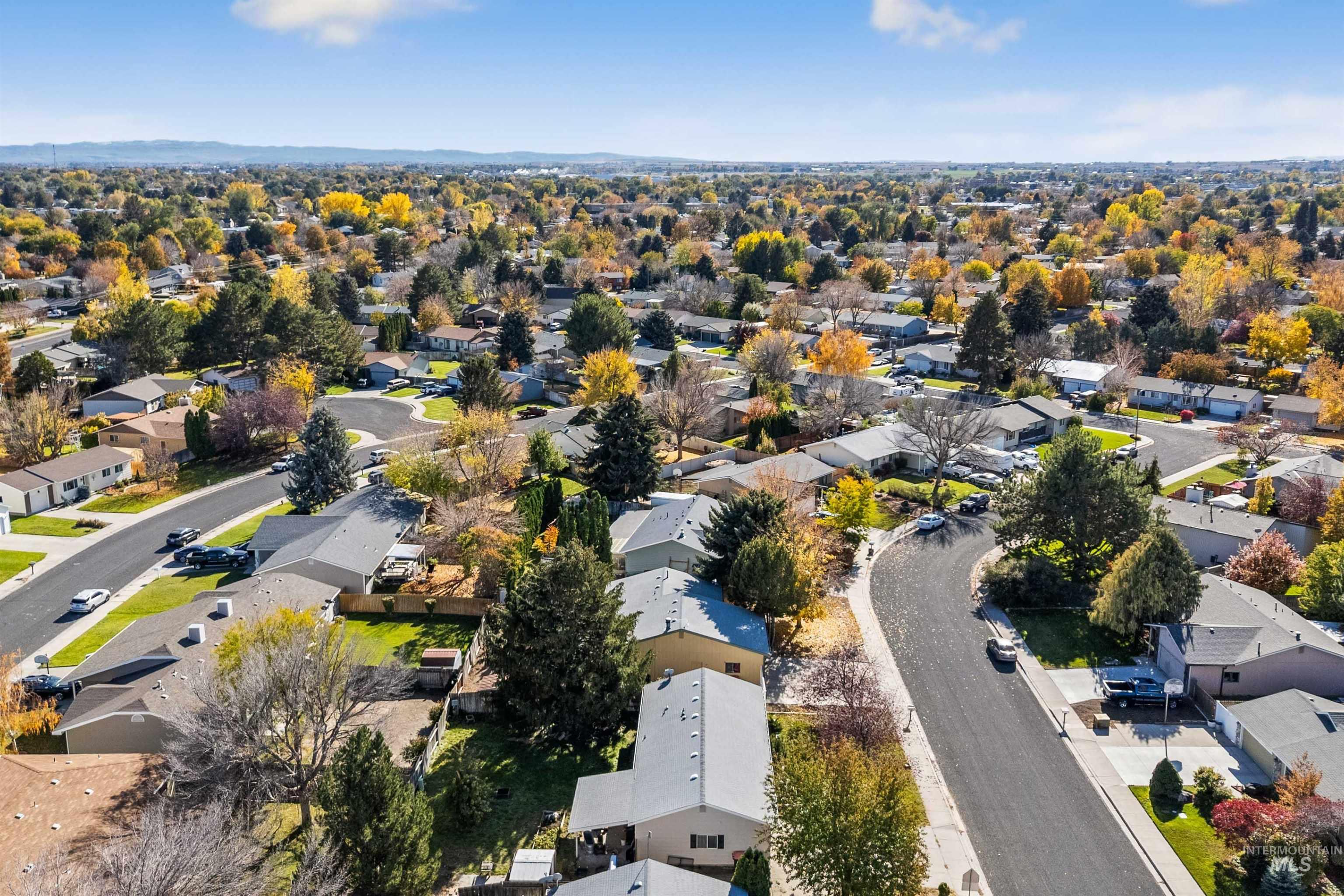 1234 Parkview Dr., Twin Falls, Idaho 83301, 3 Bedrooms, 1 Bathroom, Residential For Sale, Price $305,000, 98966023