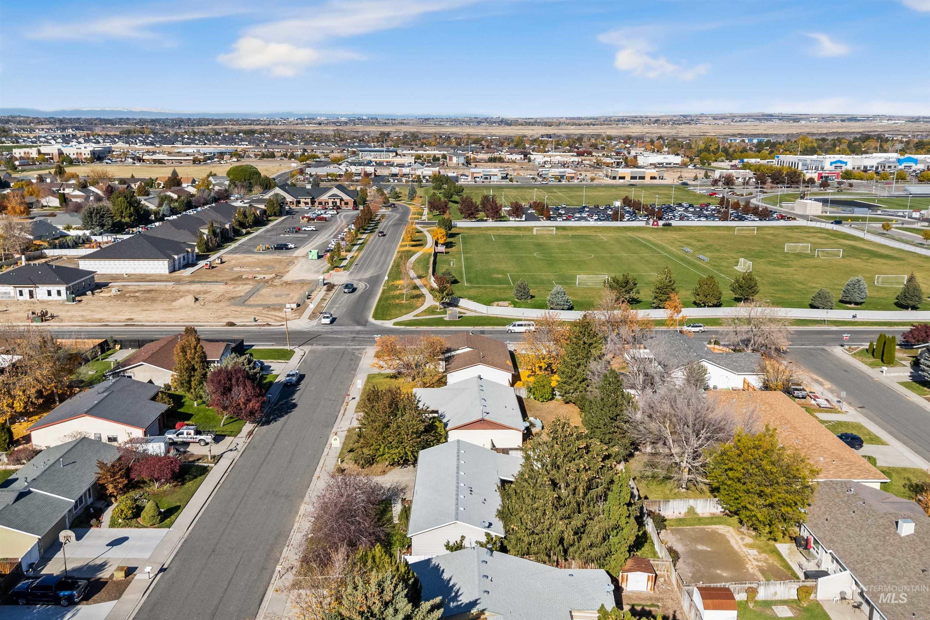 1234 Parkview Dr., Twin Falls, Idaho 83301, 3 Bedrooms, 1 Bathroom, Residential For Sale, Price $305,000, 98966023