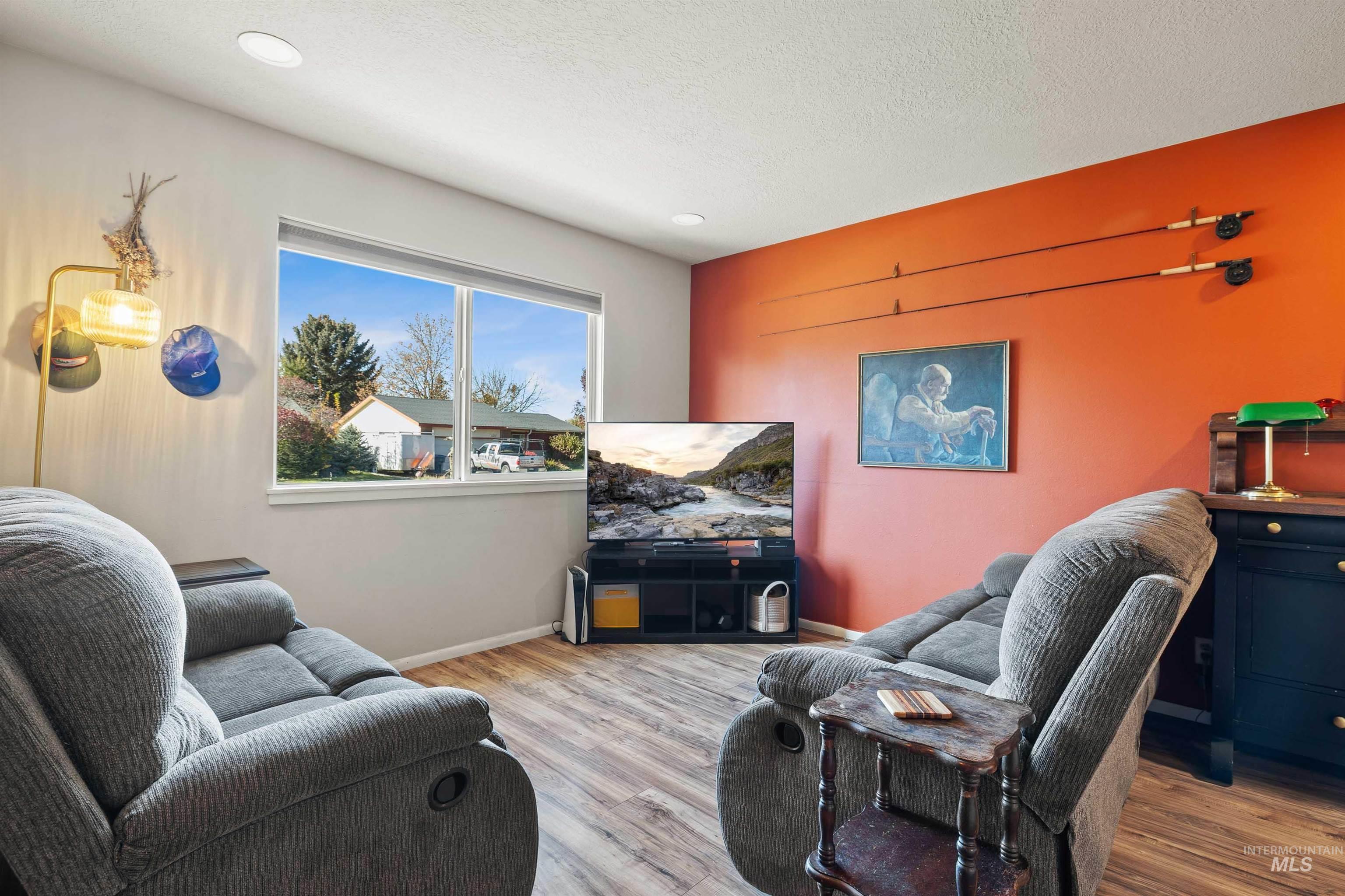 1234 Parkview Dr., Twin Falls, Idaho 83301, 3 Bedrooms, 1 Bathroom, Residential For Sale, Price $305,000, 98966023