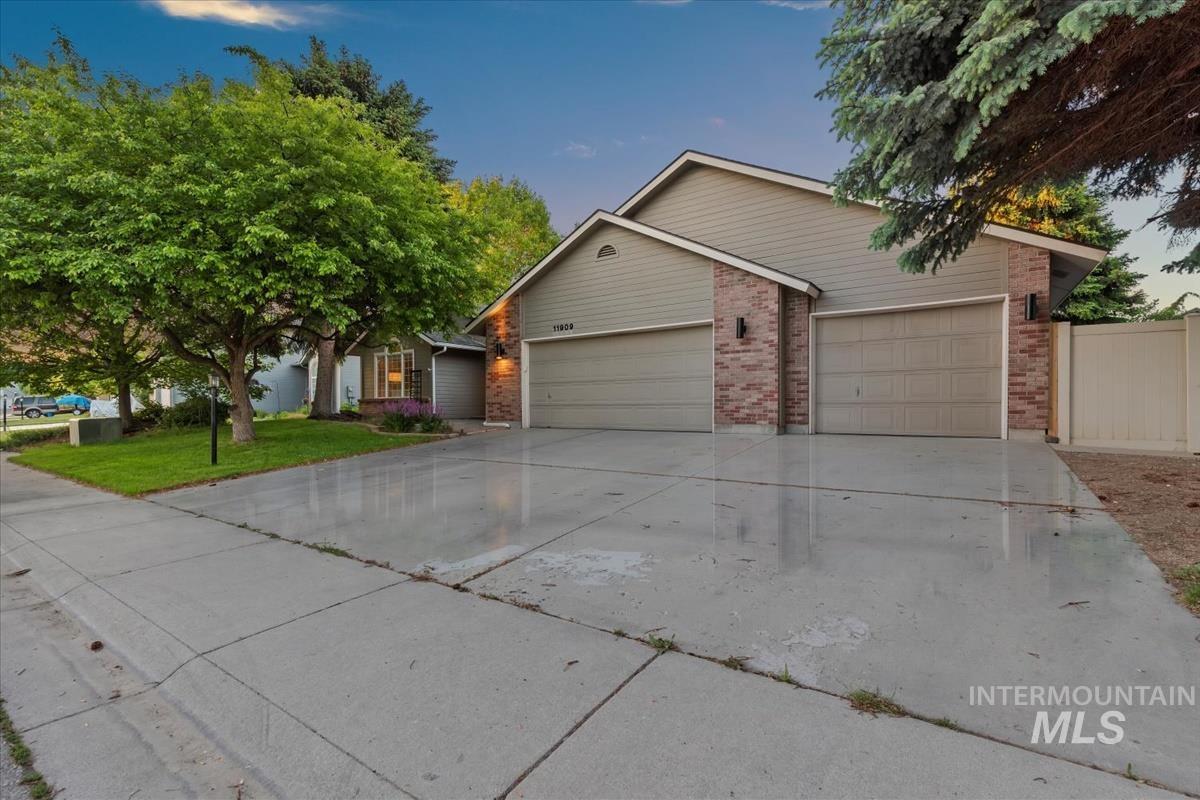 11909 W Patrina Dr, Boise, Idaho 83713, 3 Bedrooms, 2 Bathrooms, Residential For Sale, Price $509,900, 98966029