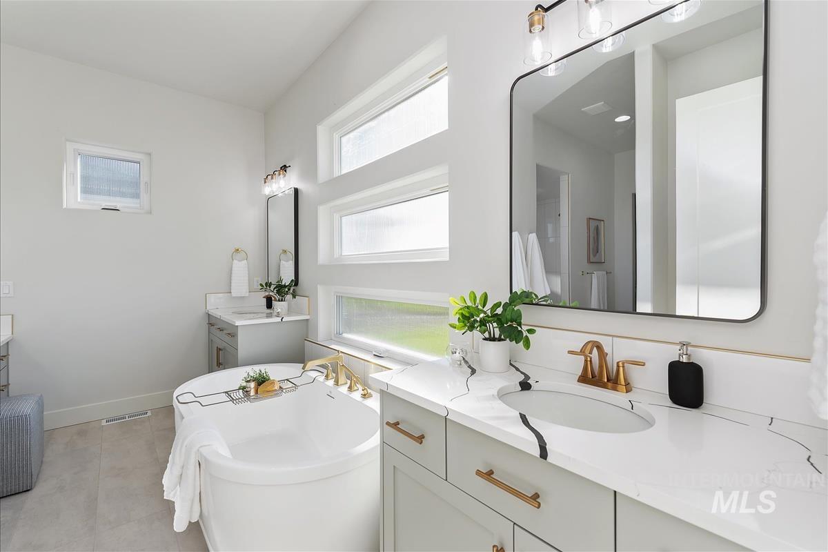 9973 S Peregrine Falcon Ave., Nampa, Idaho 83686, 3 Bedrooms, 3 Bathrooms, Residential For Sale, Price $929,900, 98966034