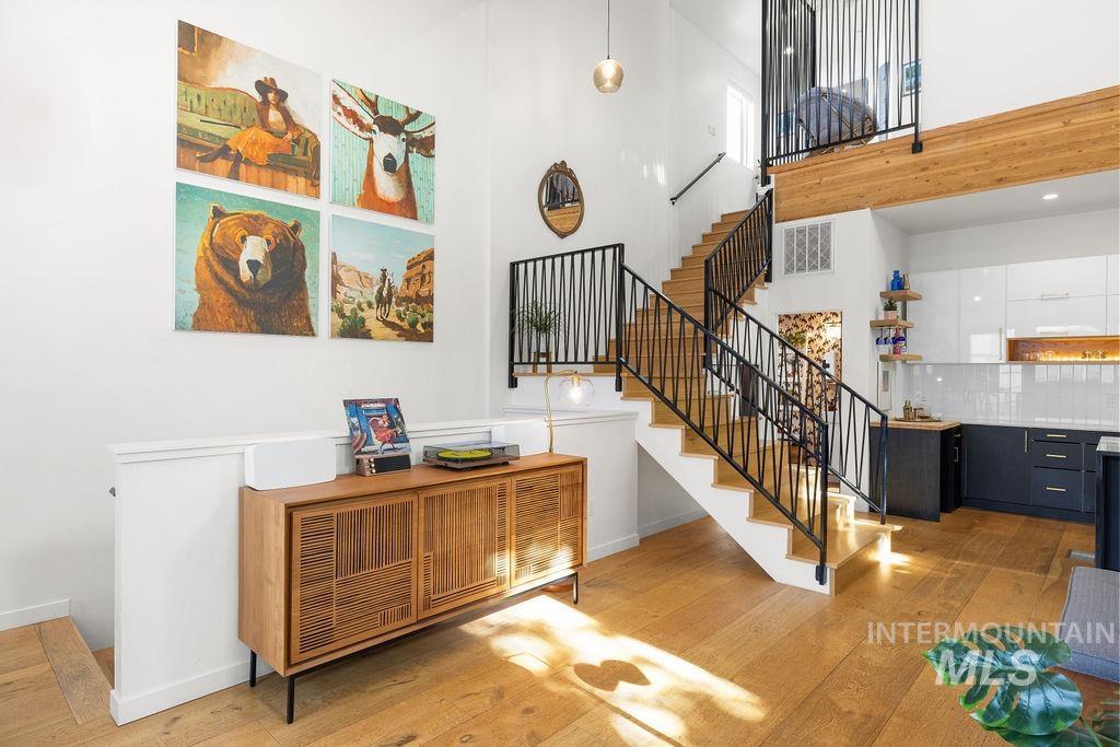 1702 N Mockbee, Boise, Idaho 83702, 4 Bedrooms, 3.5 Bathrooms, Residential For Sale, Price $1,247,000, 98966039