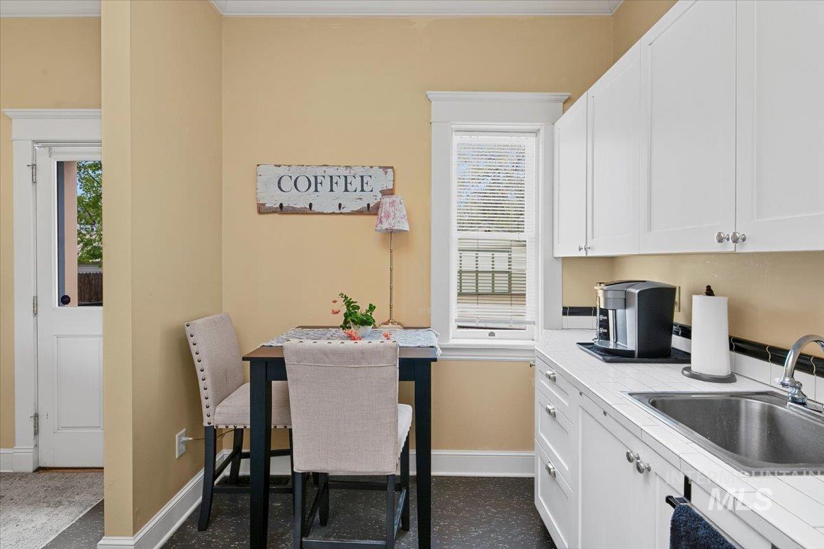 1010 W Hays St, Boise, Idaho 83702, 4 Rooms, Business/Commercial For Sale, Price $725,000, 98966054