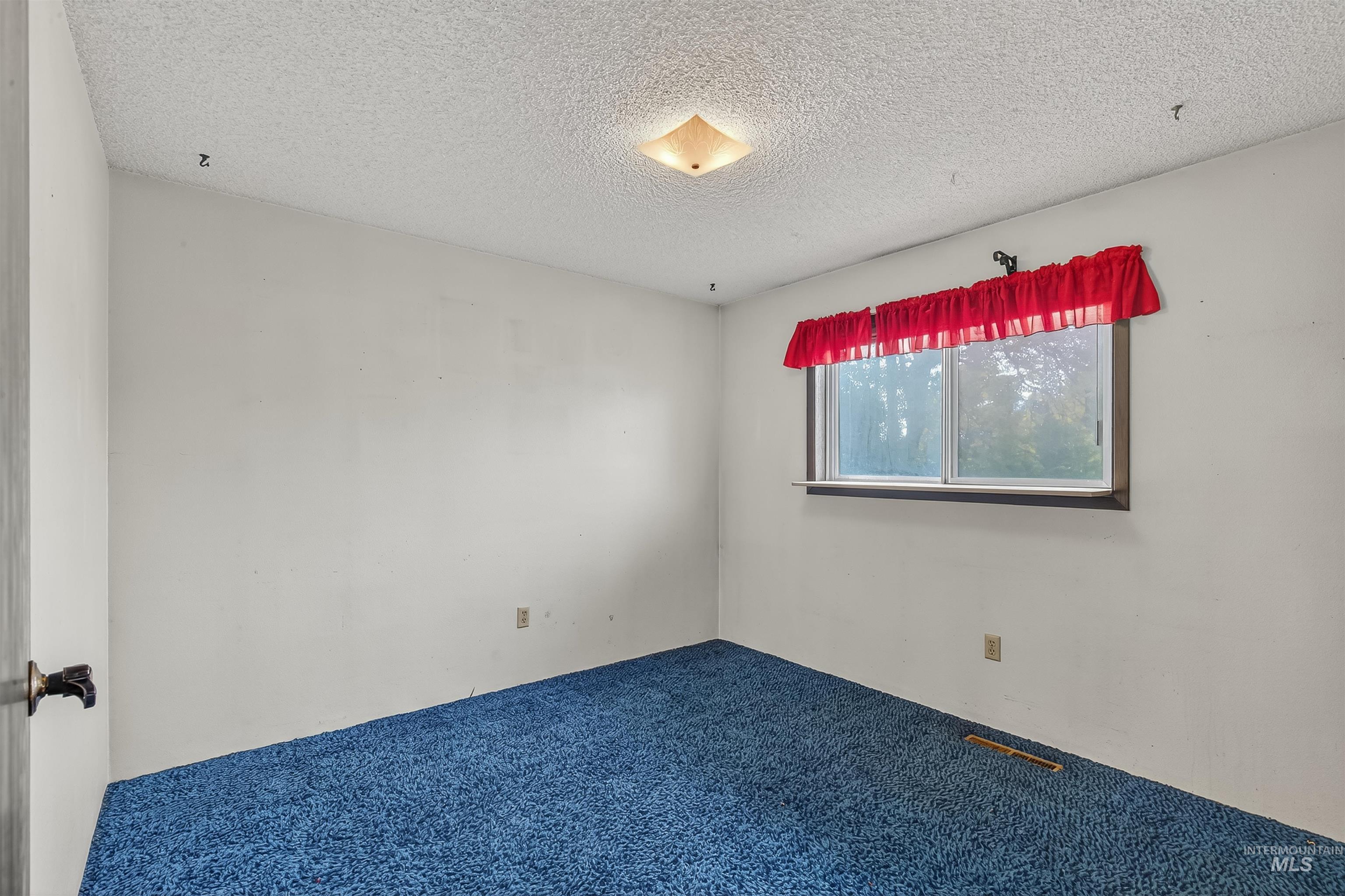 1402 Burrell Ave, Lewiston, Idaho 83501, 4 Bedrooms, 2 Bathrooms, Residential For Sale, Price $379,000, 98966074