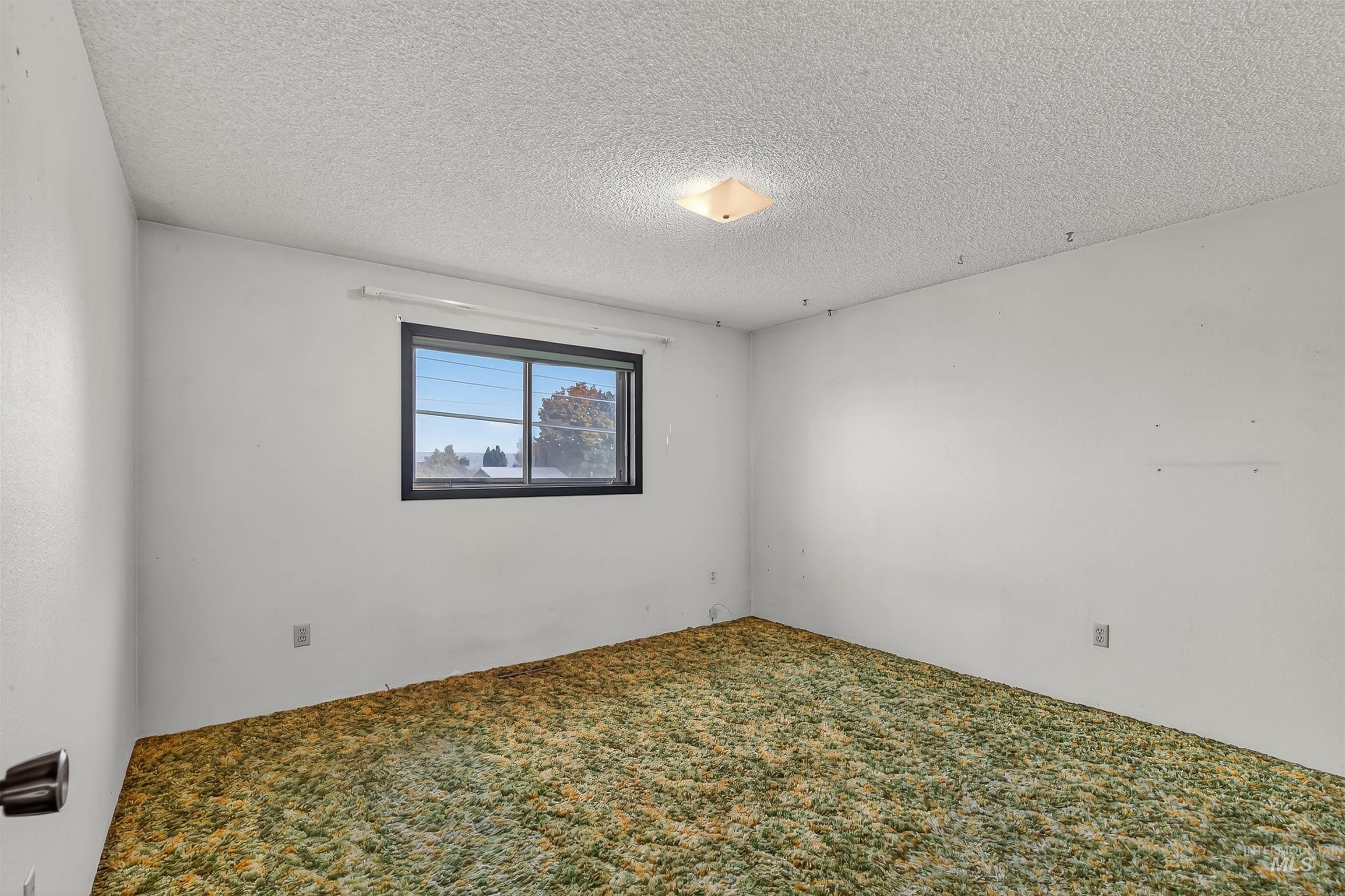 1402 Burrell Ave, Lewiston, Idaho 83501, 4 Bedrooms, 2 Bathrooms, Residential For Sale, Price $379,000, 98966074