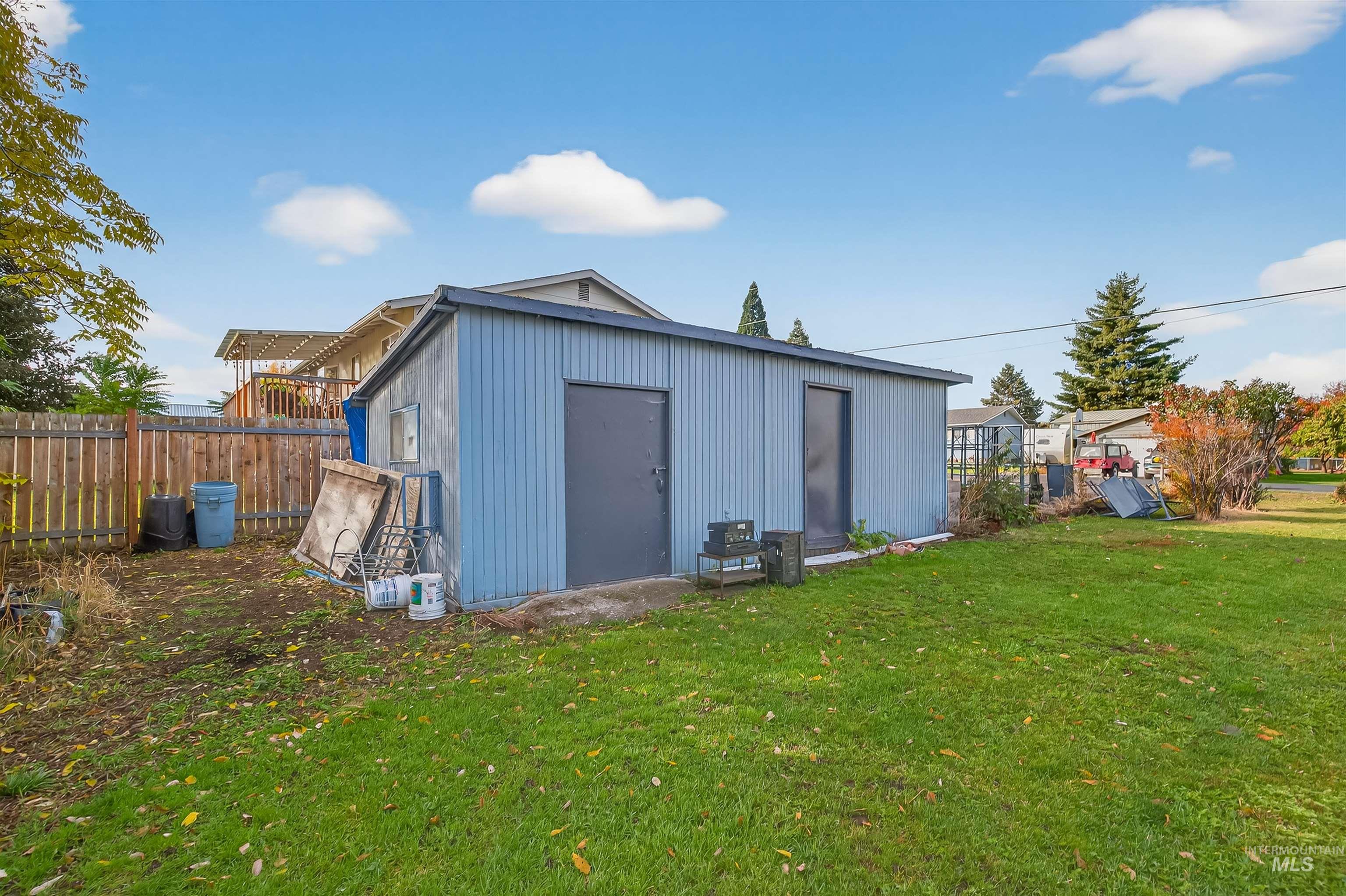 1402 Burrell Ave, Lewiston, Idaho 83501, 4 Bedrooms, 2 Bathrooms, Residential For Sale, Price $379,000, 98966074