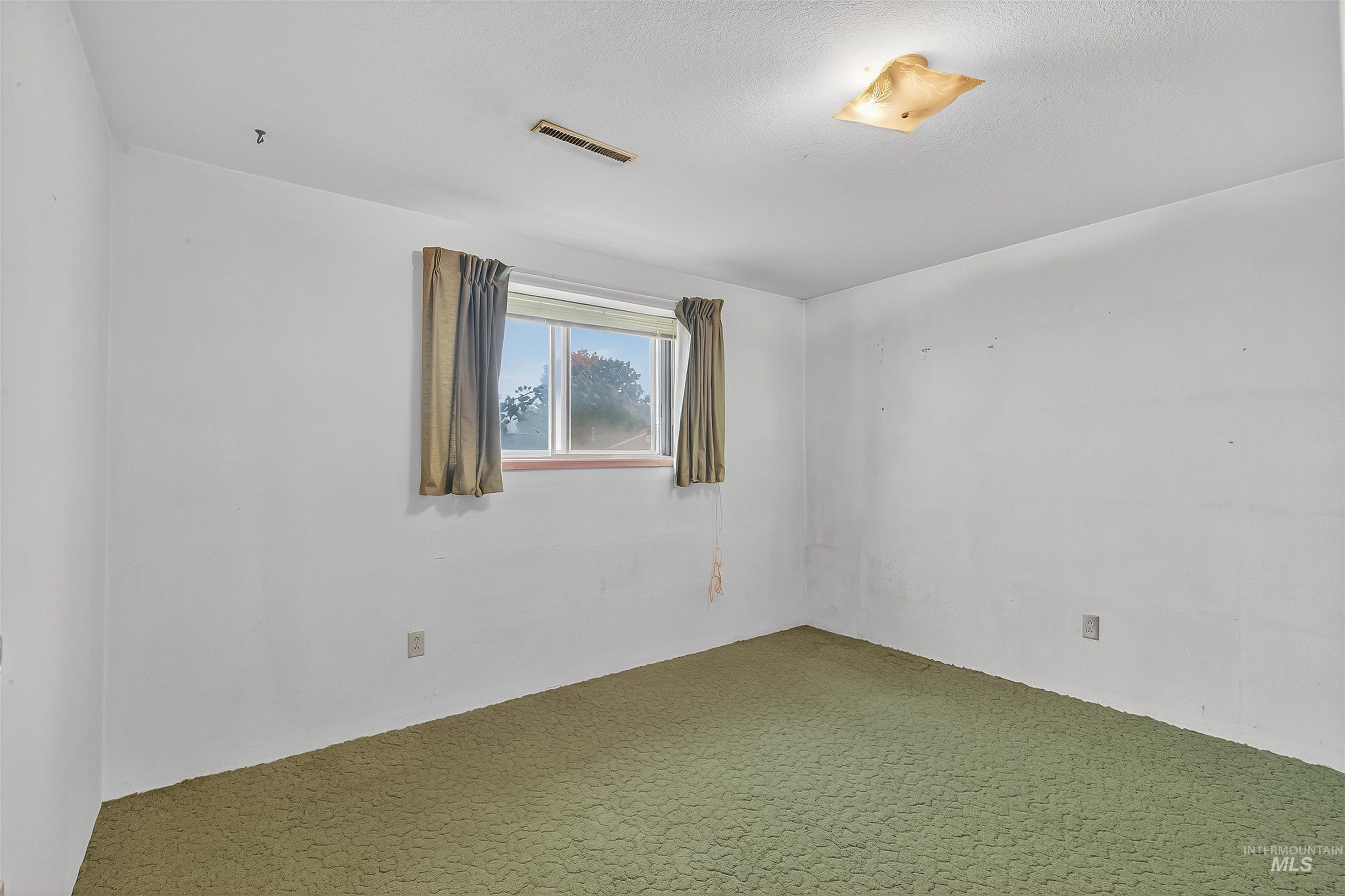 1402 Burrell Ave, Lewiston, Idaho 83501, 4 Bedrooms, 2 Bathrooms, Residential For Sale, Price $379,000, 98966074