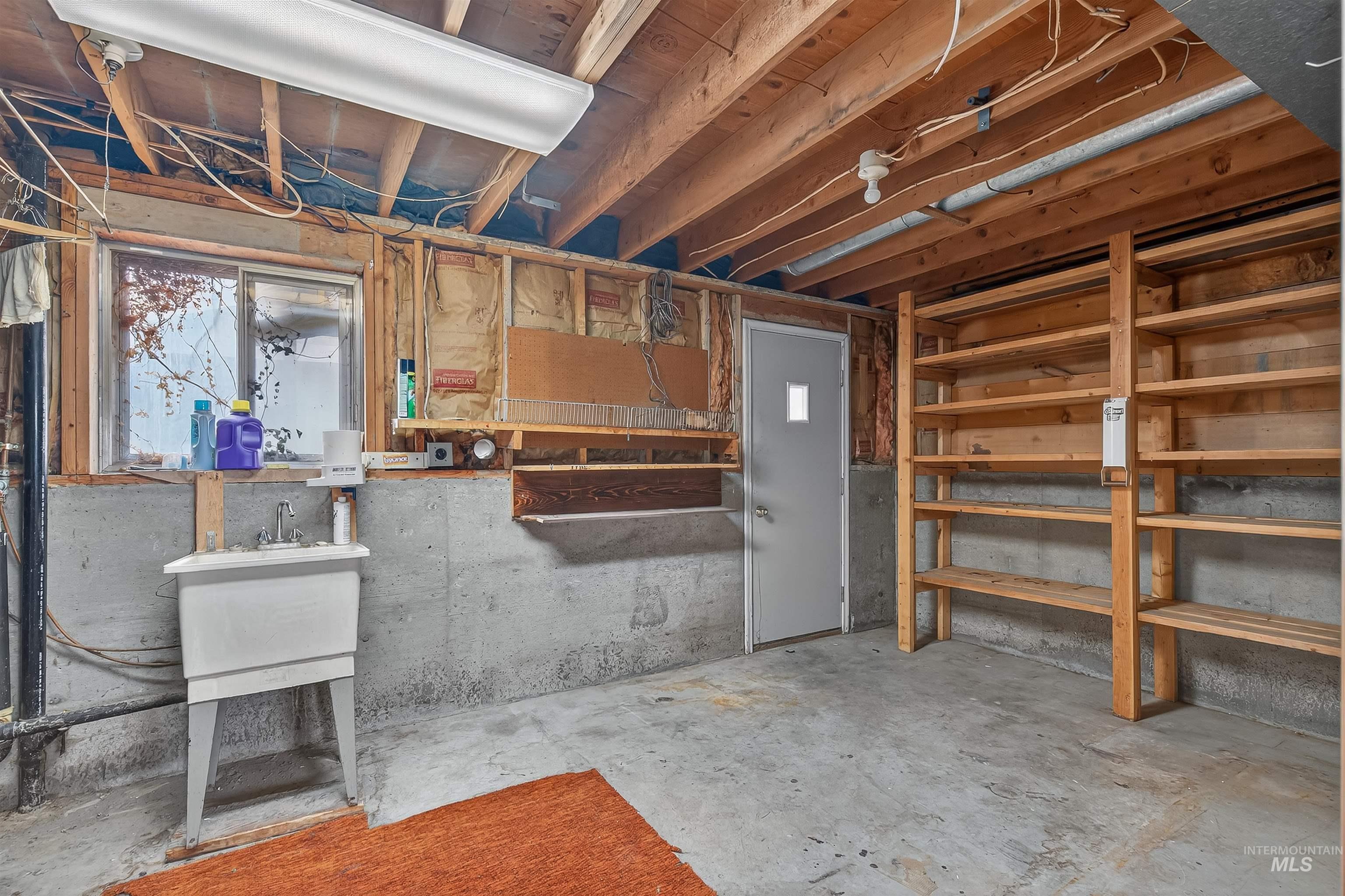 1402 Burrell Ave, Lewiston, Idaho 83501, 4 Bedrooms, 2 Bathrooms, Residential For Sale, Price $379,000, 98966074