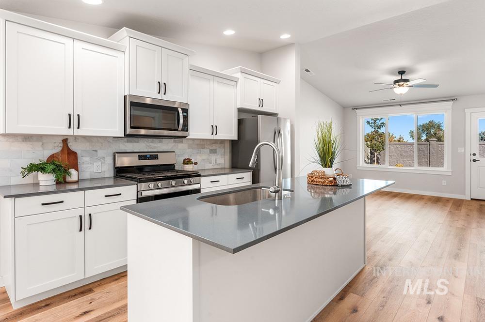 138 W Radiant Ridge Dr, Meridian, Idaho 83642, 3 Bedrooms, 2 Bathrooms, Residential For Sale, Price $430,000, 98966085