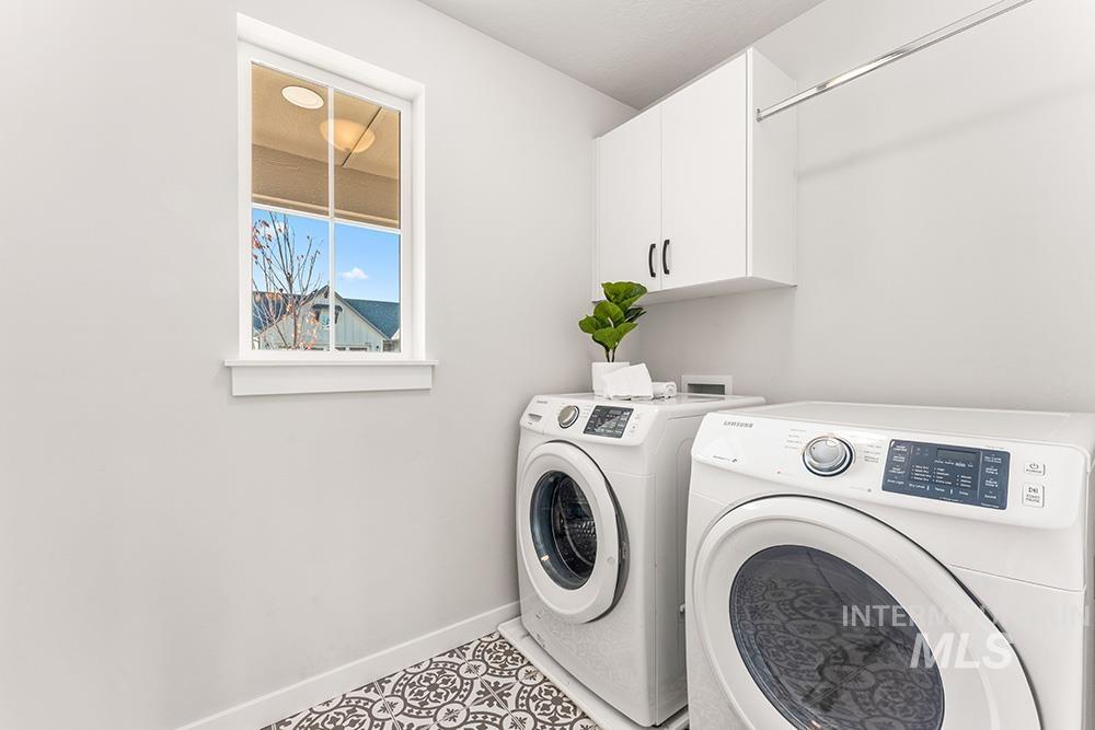 138 W Radiant Ridge Dr, Meridian, Idaho 83642, 3 Bedrooms, 2 Bathrooms, Residential For Sale, Price $430,000, 98966085