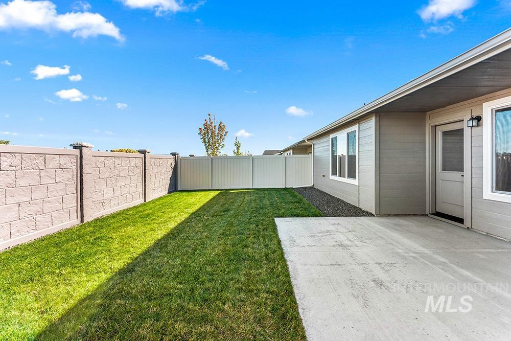 138 W Radiant Ridge Dr, Meridian, Idaho 83642, 3 Bedrooms, 2 Bathrooms, Residential For Sale, Price $430,000, 98966085