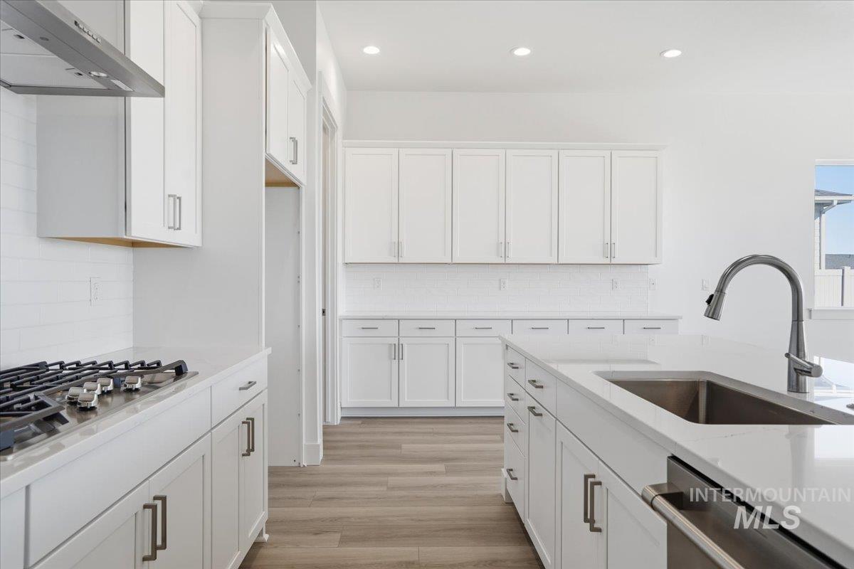 2230 N Kenora Ave, Star, Idaho 83669, 3 Bedrooms, 2.5 Bathrooms, Residential For Sale, Price $724,990, 98966086