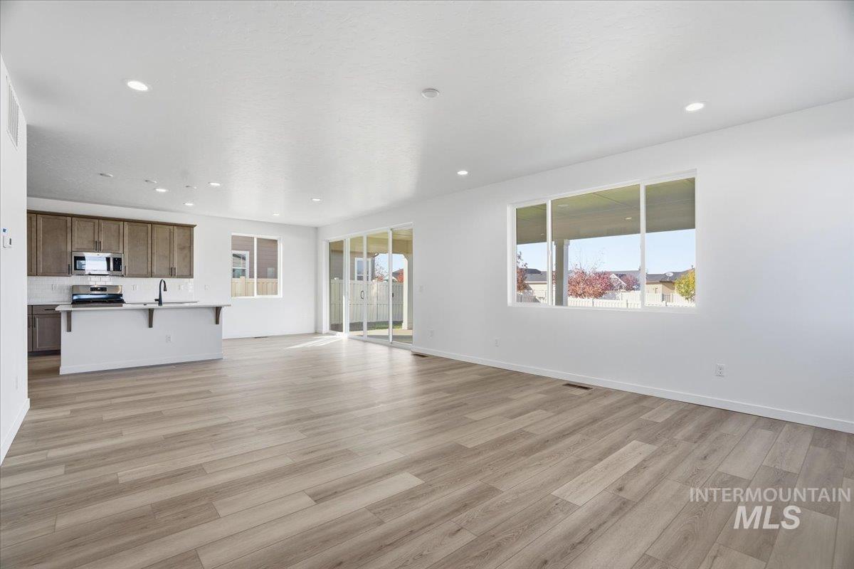 1198 Stirling Meadows Ct, Middleton, Idaho 83644, 5 Bedrooms, 3 Bathrooms, Residential For Sale, Price $584,990, 98966091