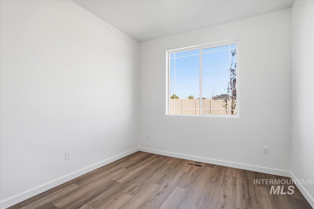 551 Thurso Ln, Middleton, Idaho 83644, 5 Bedrooms, 3 Bathrooms, Residential For Sale, Price $589,990, 98966098