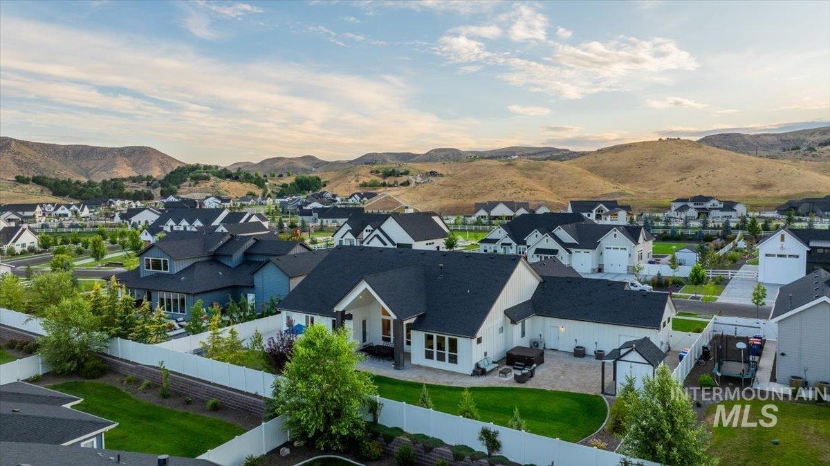 8101 W Mirror Pond Dr, Boise, Idaho 83714, 4 Bedrooms, 3.5 Bathrooms, Residential For Sale, Price $1,379,000, 98966102