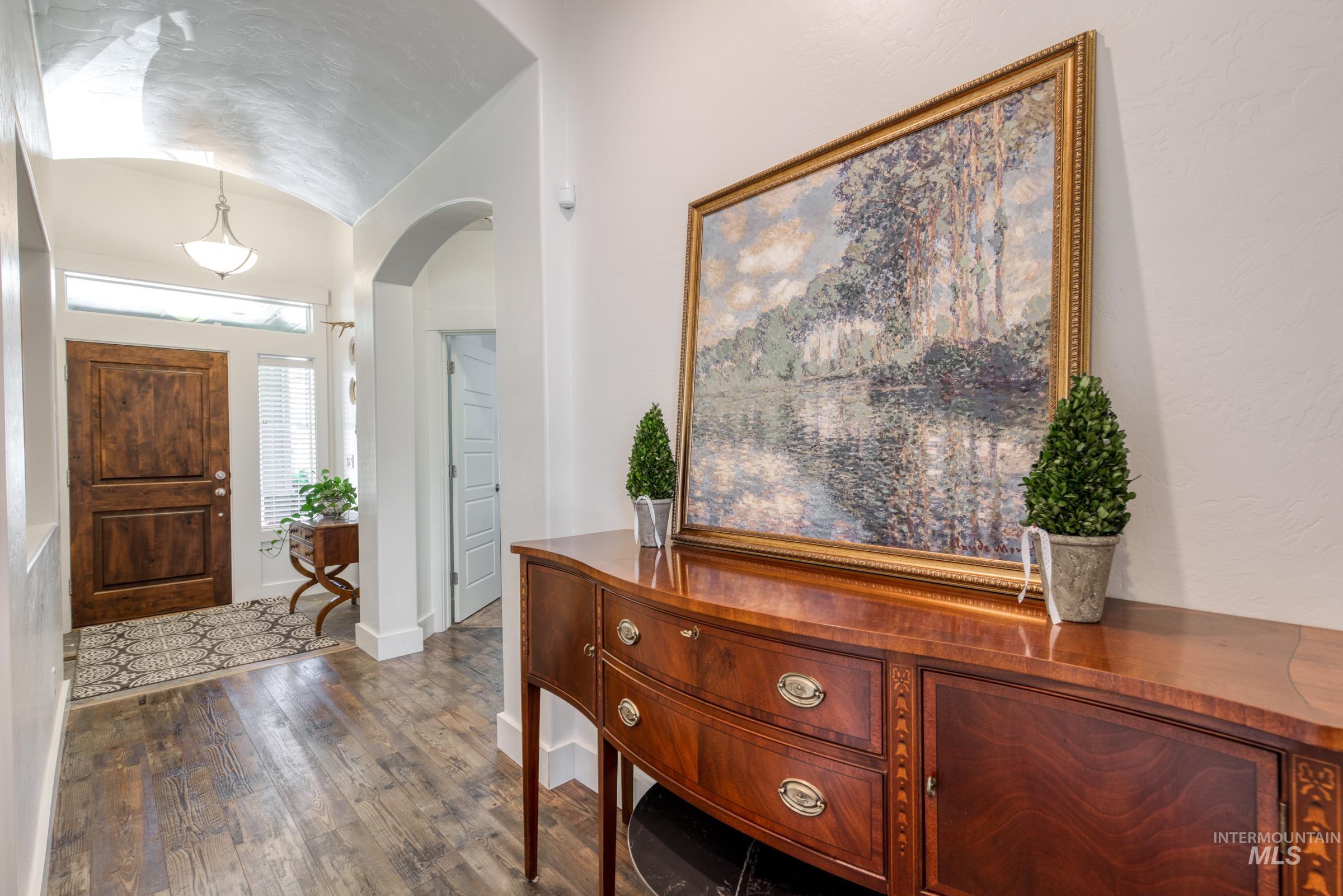 1465 W Arch Rock St., Meridian, Idaho 83646, 3 Bedrooms, 2 Bathrooms, Residential For Sale, Price $450,000, 98966105