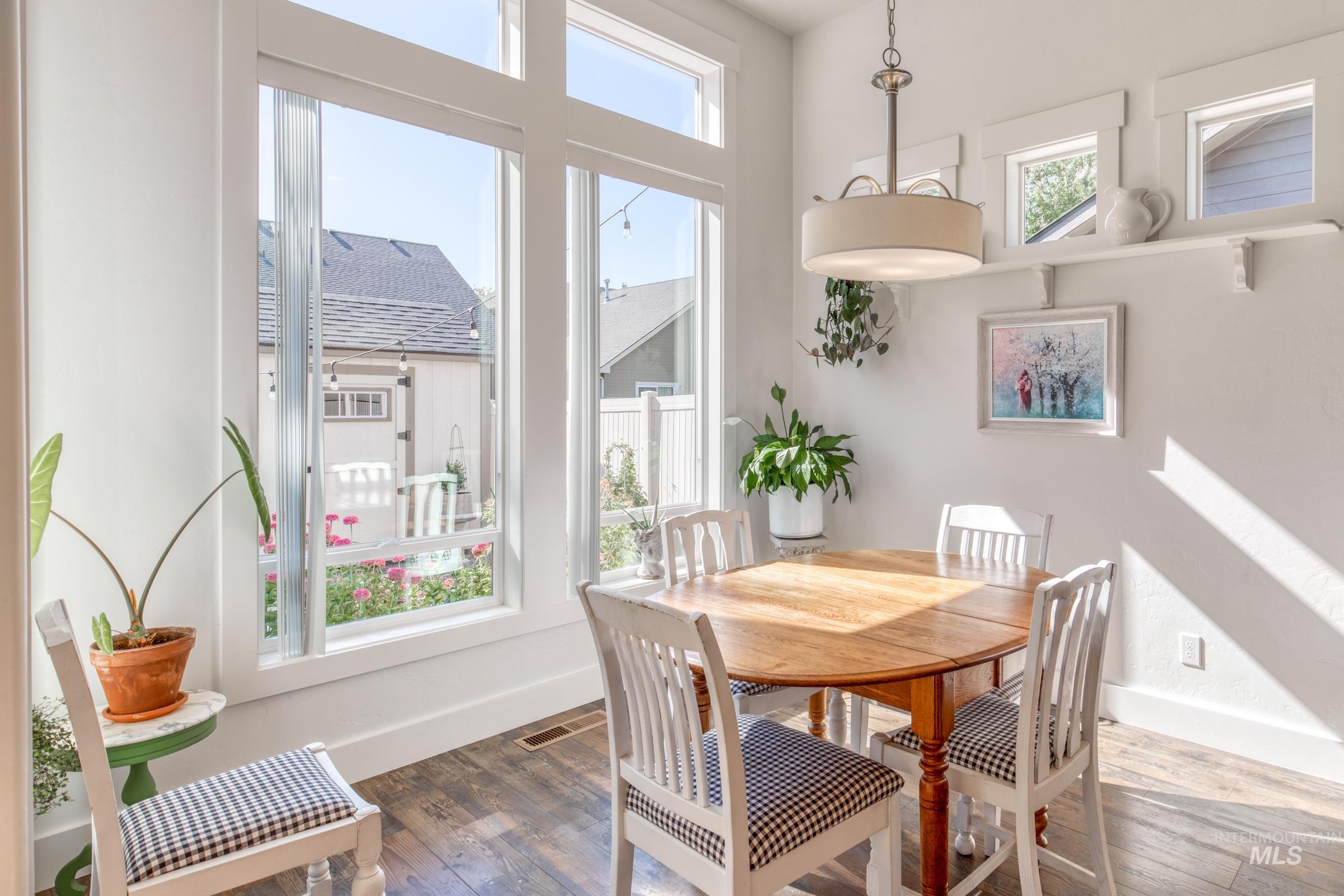 1465 W Arch Rock St., Meridian, Idaho 83646, 3 Bedrooms, 2 Bathrooms, Residential For Sale, Price $450,000, 98966105