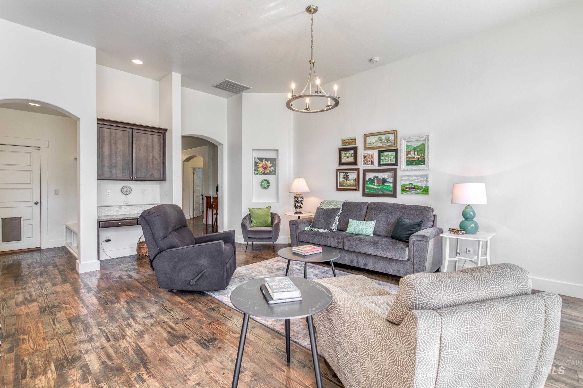 1465 W Arch Rock St., Meridian, Idaho 83646, 3 Bedrooms, 2 Bathrooms, Residential For Sale, Price $450,000, 98966105