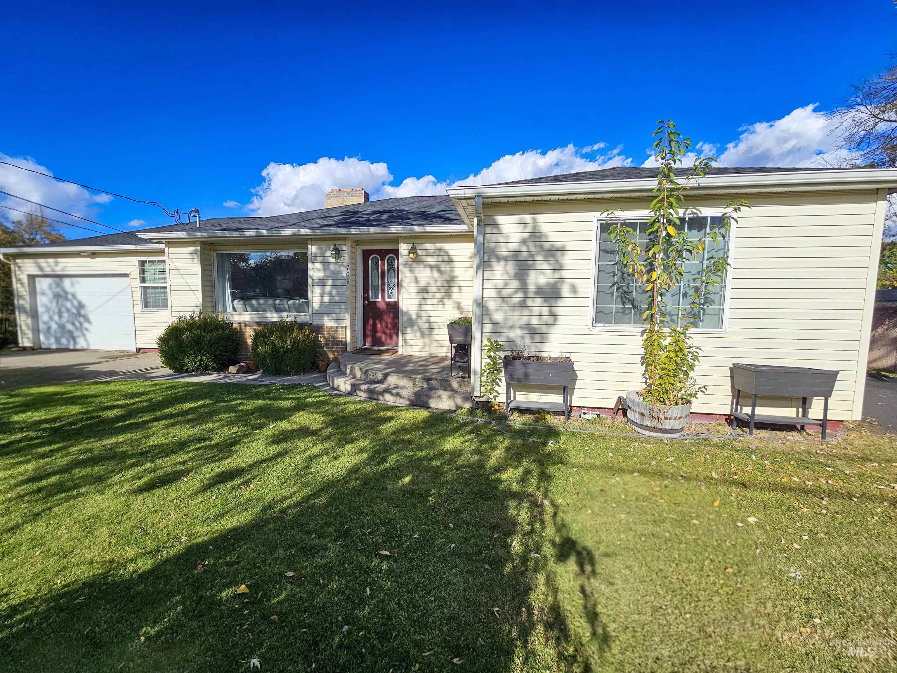 709 Park Ave., Lewiston, Idaho 83501, 3 Bedrooms, 2 Bathrooms, Residential For Sale, Price $419,000, 98966108