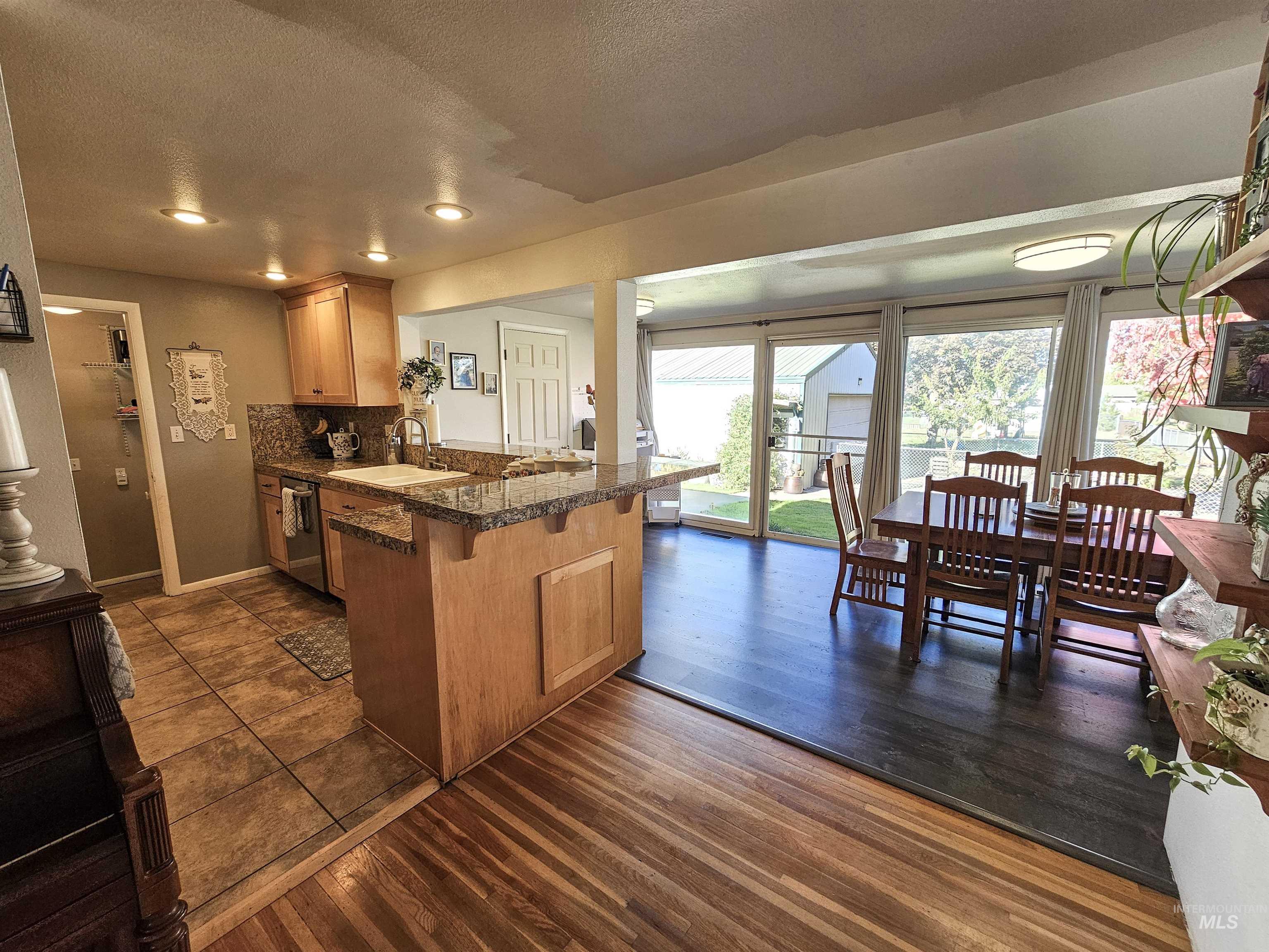 709 Park Ave., Lewiston, Idaho 83501, 3 Bedrooms, 2 Bathrooms, Residential For Sale, Price $419,000, 98966108