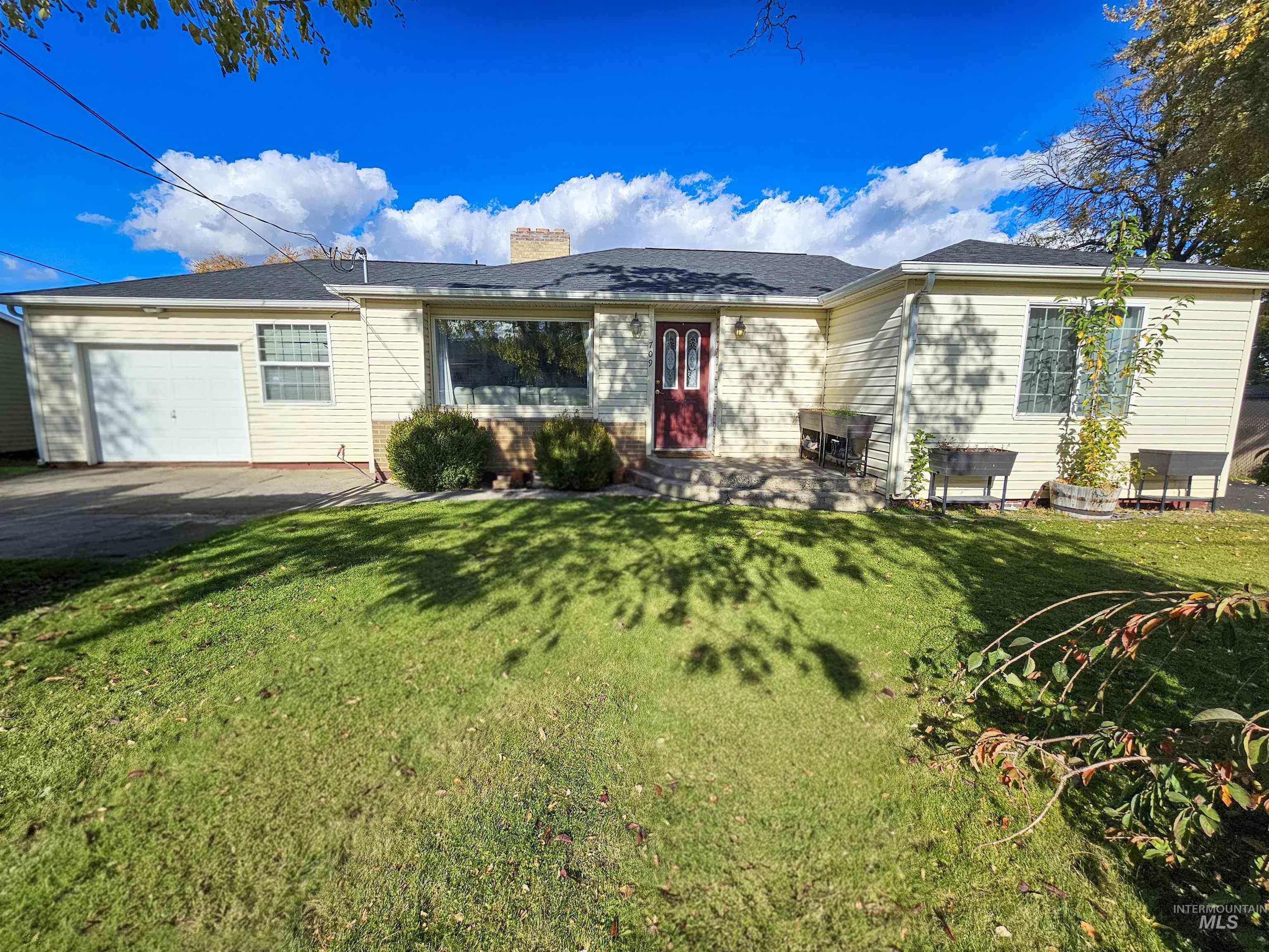 709 Park Ave., Lewiston, Idaho 83501, 3 Bedrooms, 2 Bathrooms, Residential For Sale, Price $419,000, 98966108