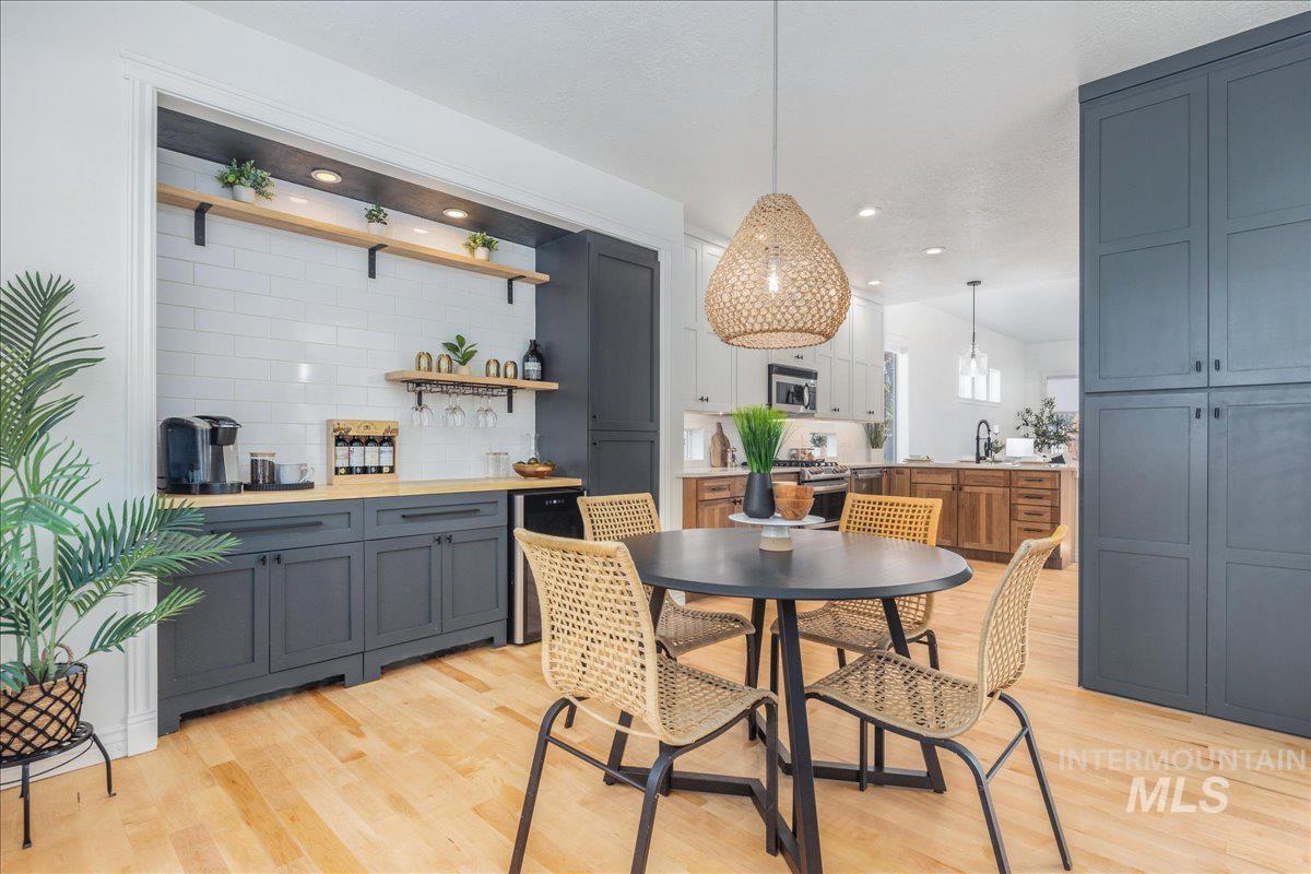 216 N Story Book Way, Eagle, Idaho 83616-4891, 5 Bedrooms, 2.5 Bathrooms, Residential For Sale, Price $750,000, 98966109