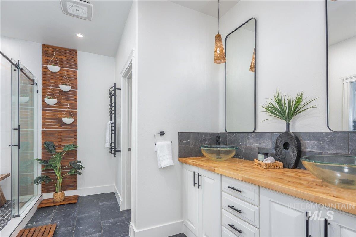 216 N Story Book Way, Eagle, Idaho 83616-4891, 5 Bedrooms, 2.5 Bathrooms, Residential For Sale, Price $750,000, 98966109