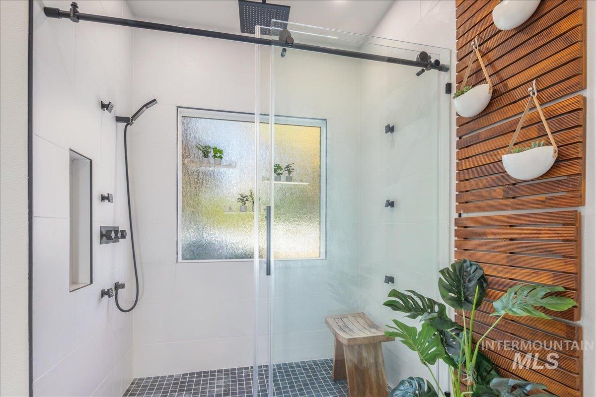 216 N Story Book Way, Eagle, Idaho 83616-4891, 5 Bedrooms, 2.5 Bathrooms, Residential For Sale, Price $750,000, 98966109